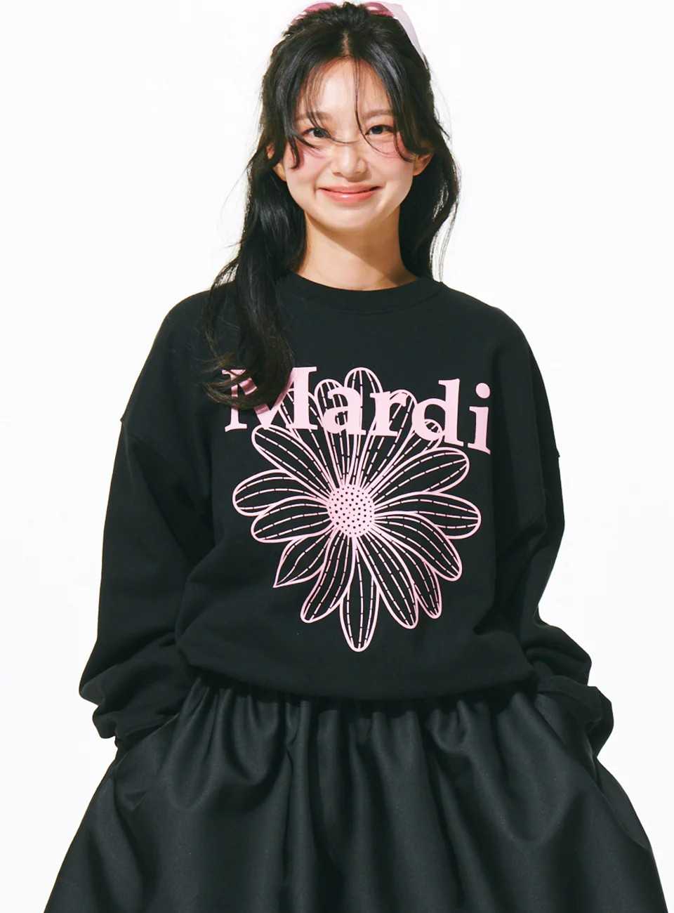 🔥 สินค้าพร้อมส่ง🔥 Mardi Mercredi Sweatshirt Flowermardi - BLACK PINK