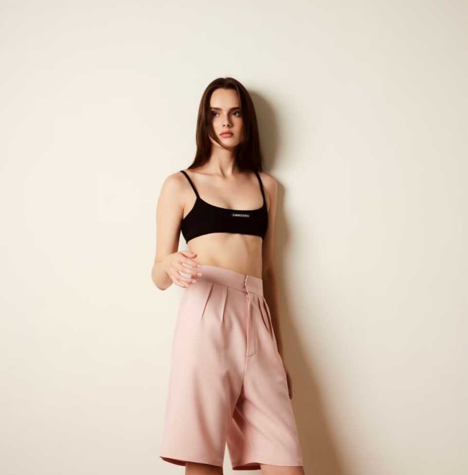 CHARLOTTE KNEE SHORTS PINK
