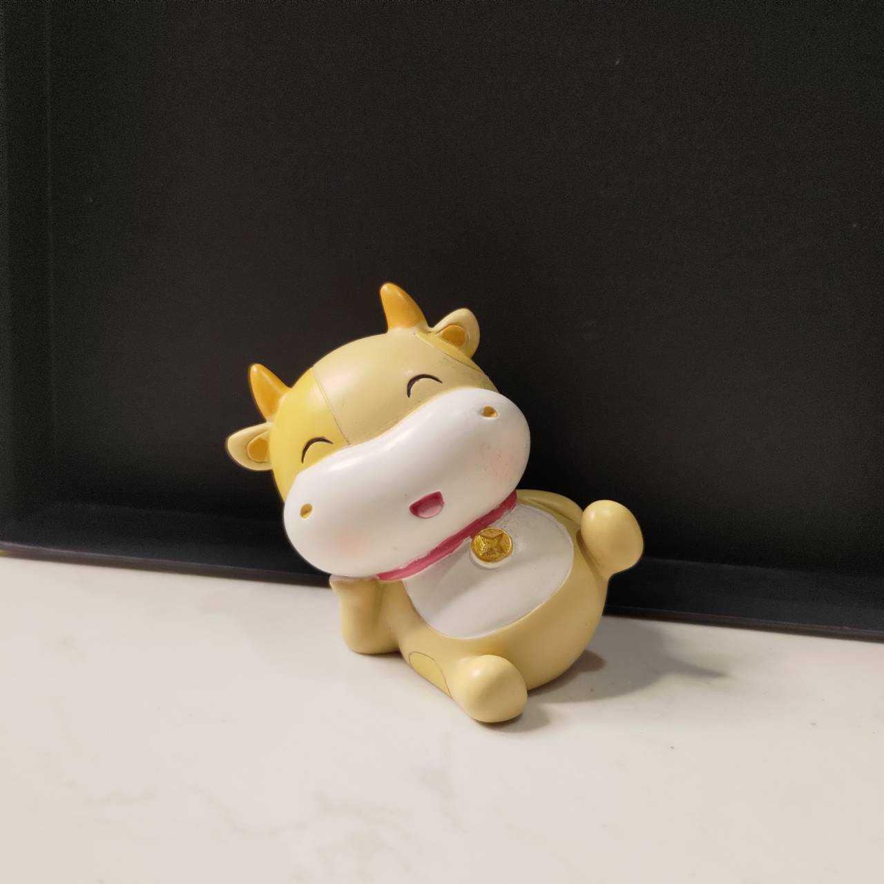 น้องวัวนเท้าคาง