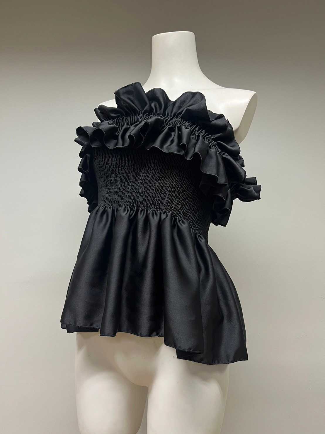 Ivy top Ruffle Black