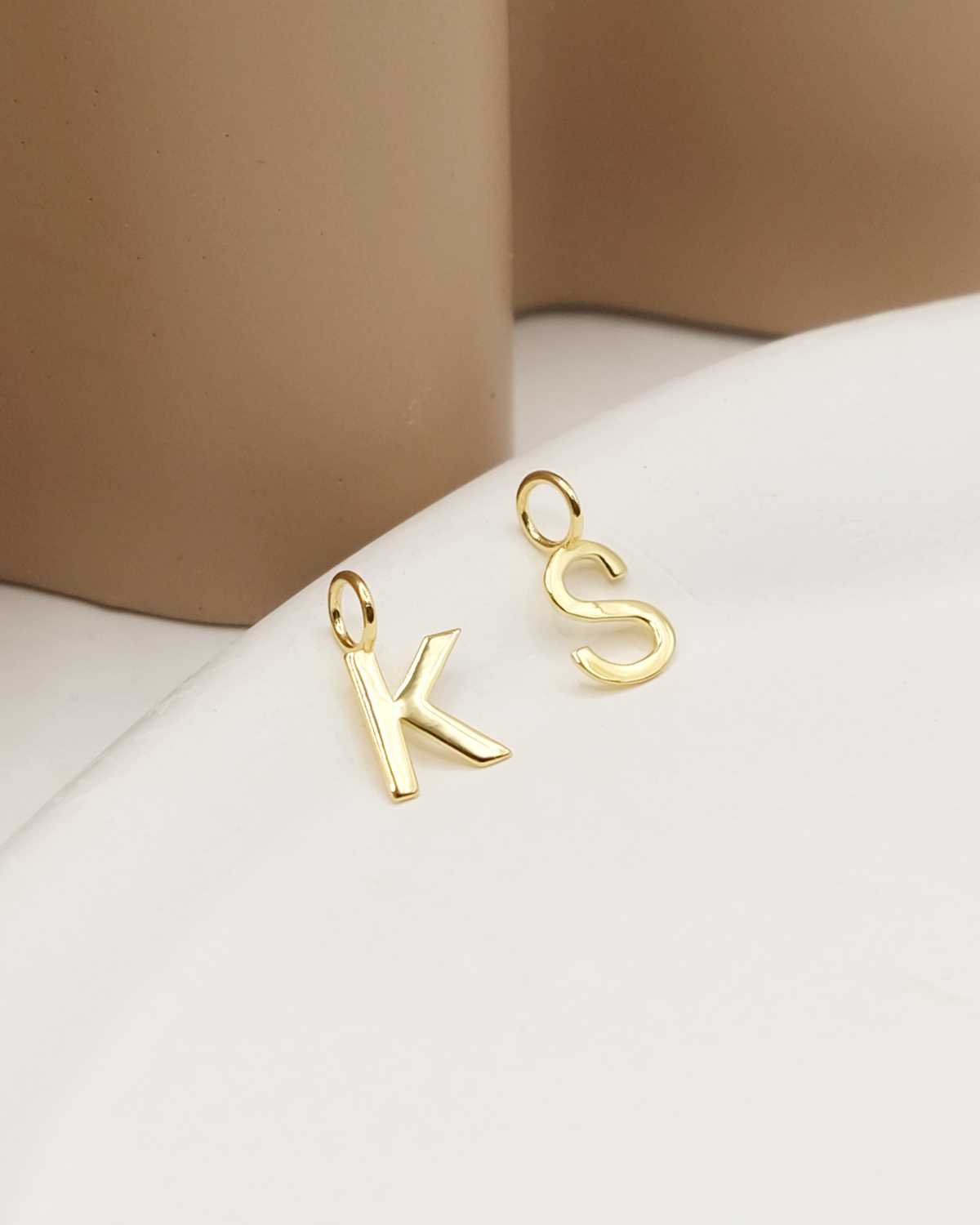 จี้ตัวอักษรภาษาอังกฤษ (A-Z) ทอง 9K (เฉพาะจี้)