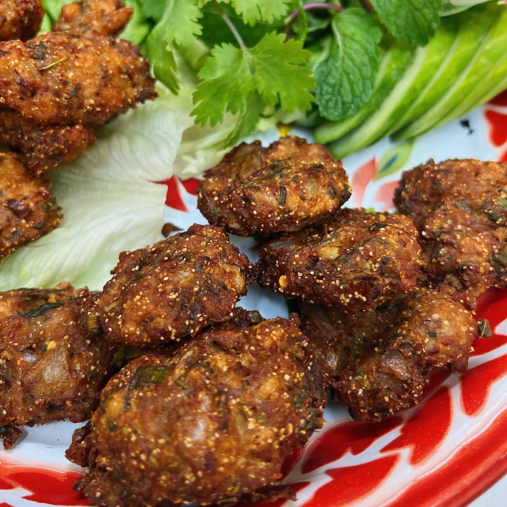 ลาบไก่ทอด(น้ำมันรำข้าว)สูตรใหม่ - Spicy Chicken Deep Fried