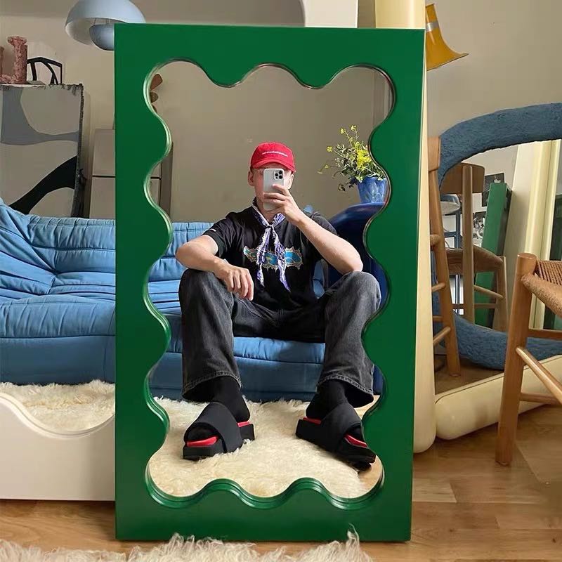 Wavy mirror (Pre-order)