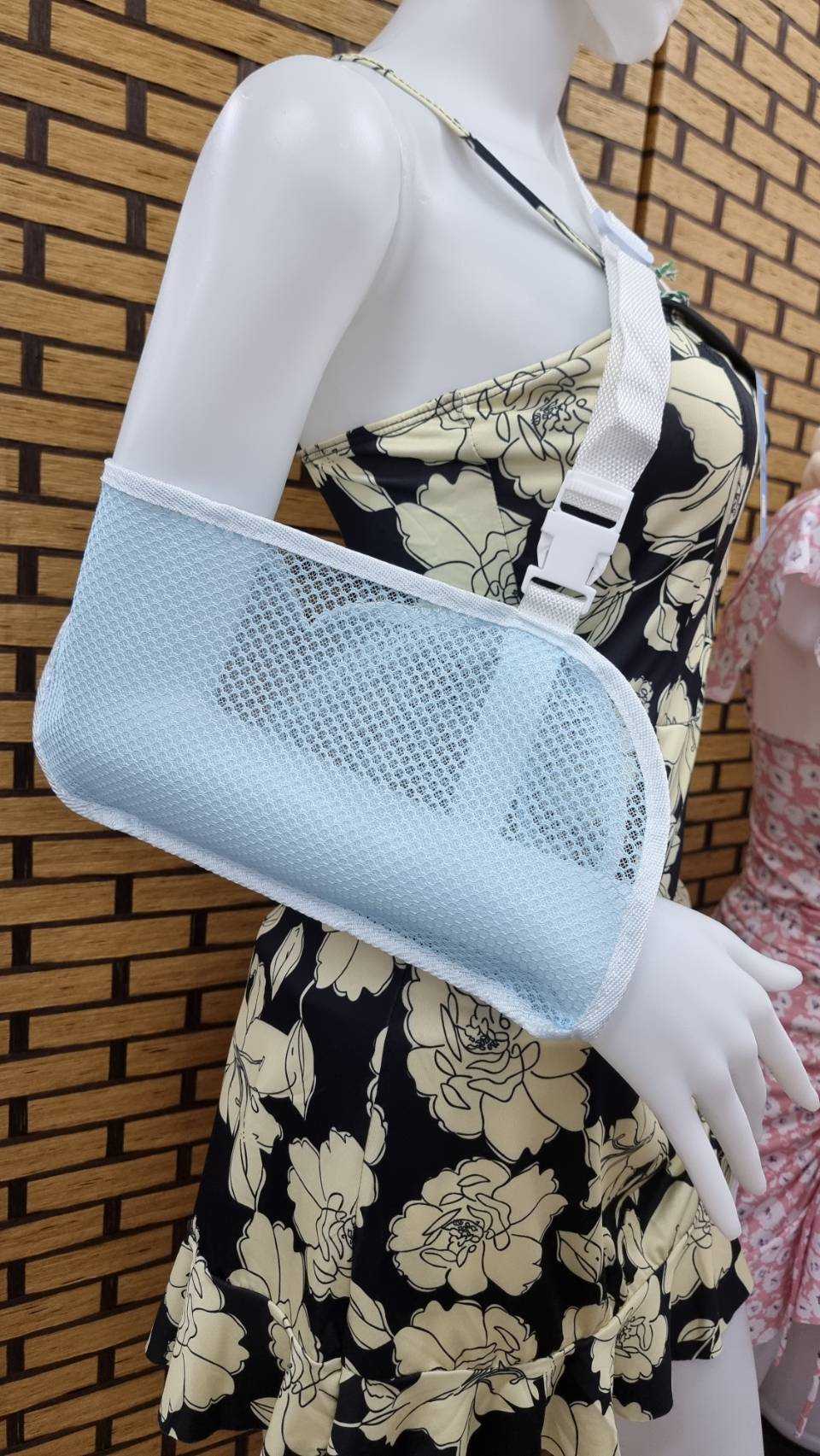 Arm Sling ผ้าคล้องคอ พยุงแขน ระบายอากาศดี ปรับสายได้ รุ่นไม่มีกล่อง