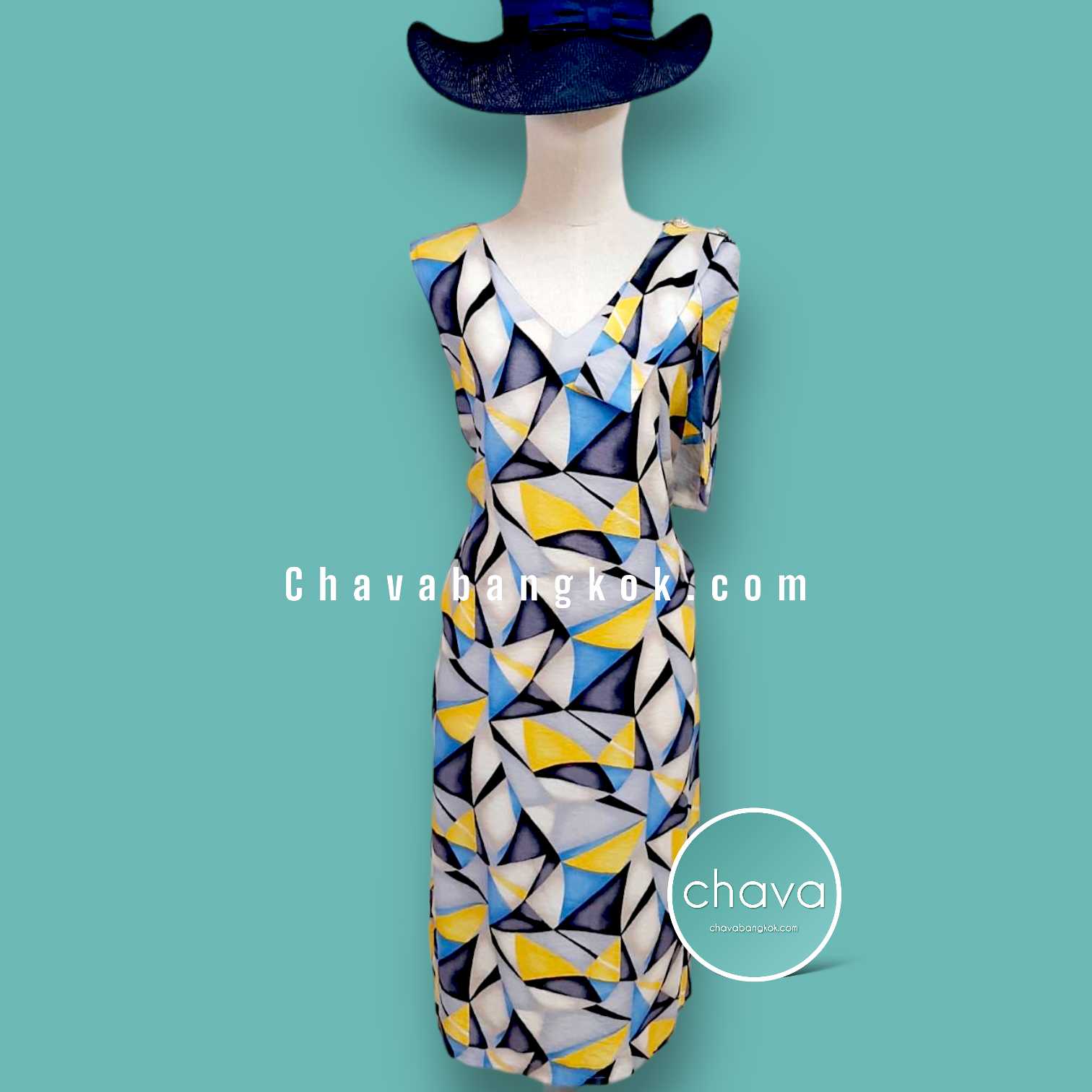 Maxi Dress / ชุดเดรสยาว สีเหลือง ลายกราฟฟิค สีน้ำเงินสามเหลี่ยม แต่งช่วงไหล่ โบว์และกระดุม