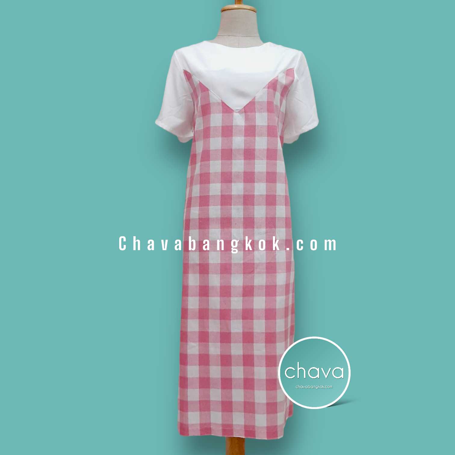 Maxi Dress / ชุดเดรสยาว สีชมพู ลายตารางสี่เหลี่ยม มีแขน กระดุมหลัง กระเป๋า 2 ข้าง