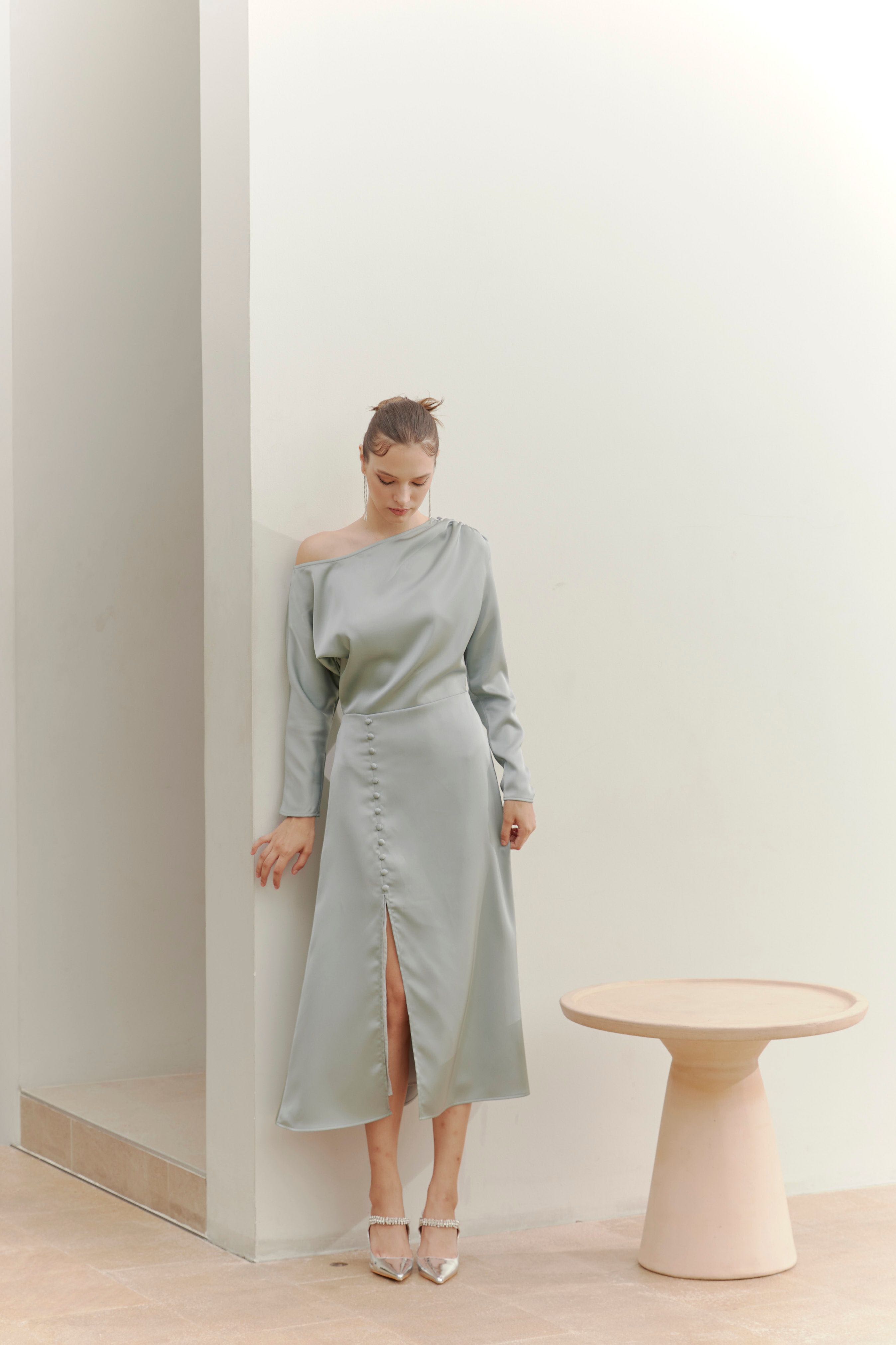 MAVE ATELIER รุ่น Luna Dress Winter Green ชุดเดรสไปงาน