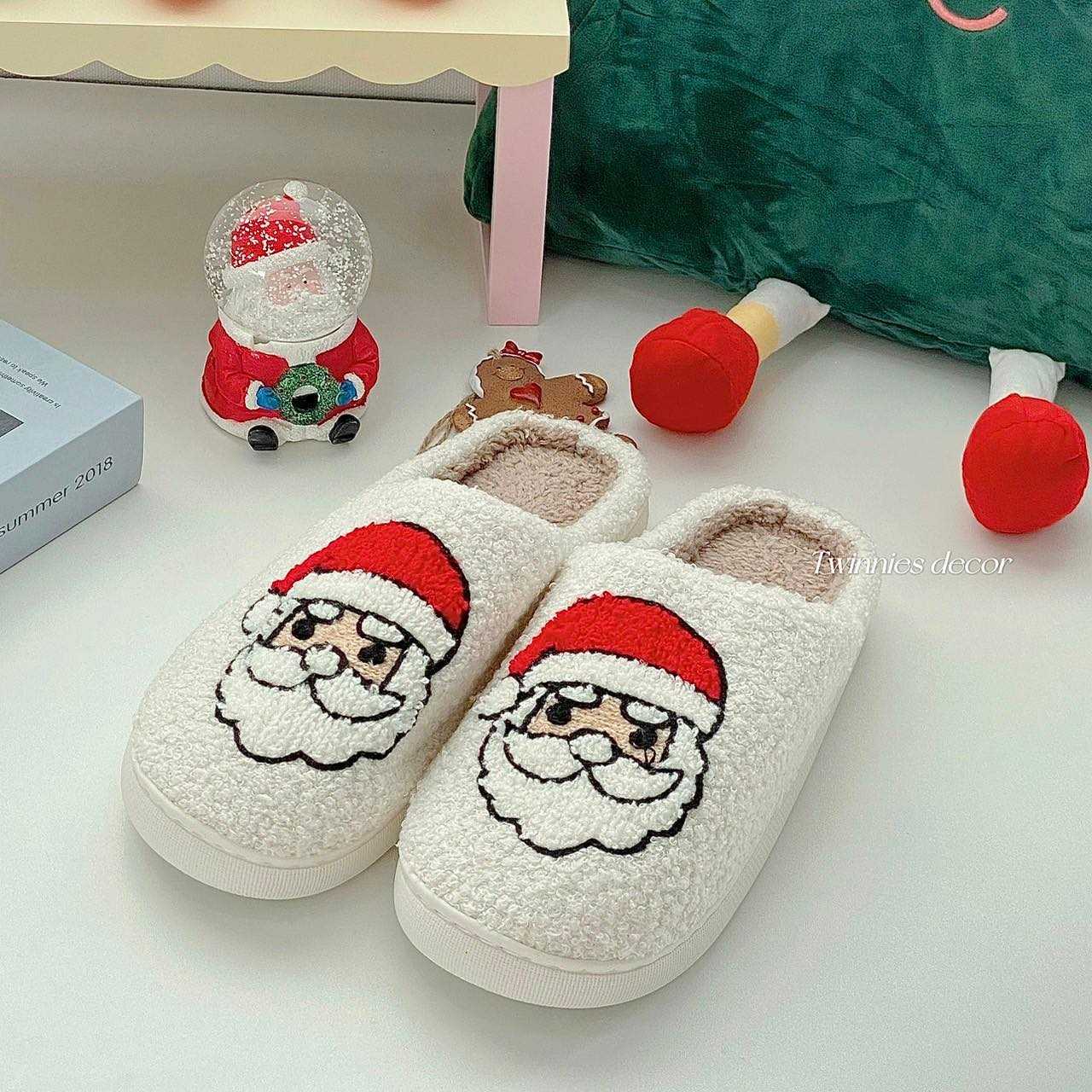 𝐒𝐥𝐢𝐩𝐩𝐞𝐫 𝐒𝐚𝐧𝐭𝐚 🎅🏻🌲 Twinnies Decor