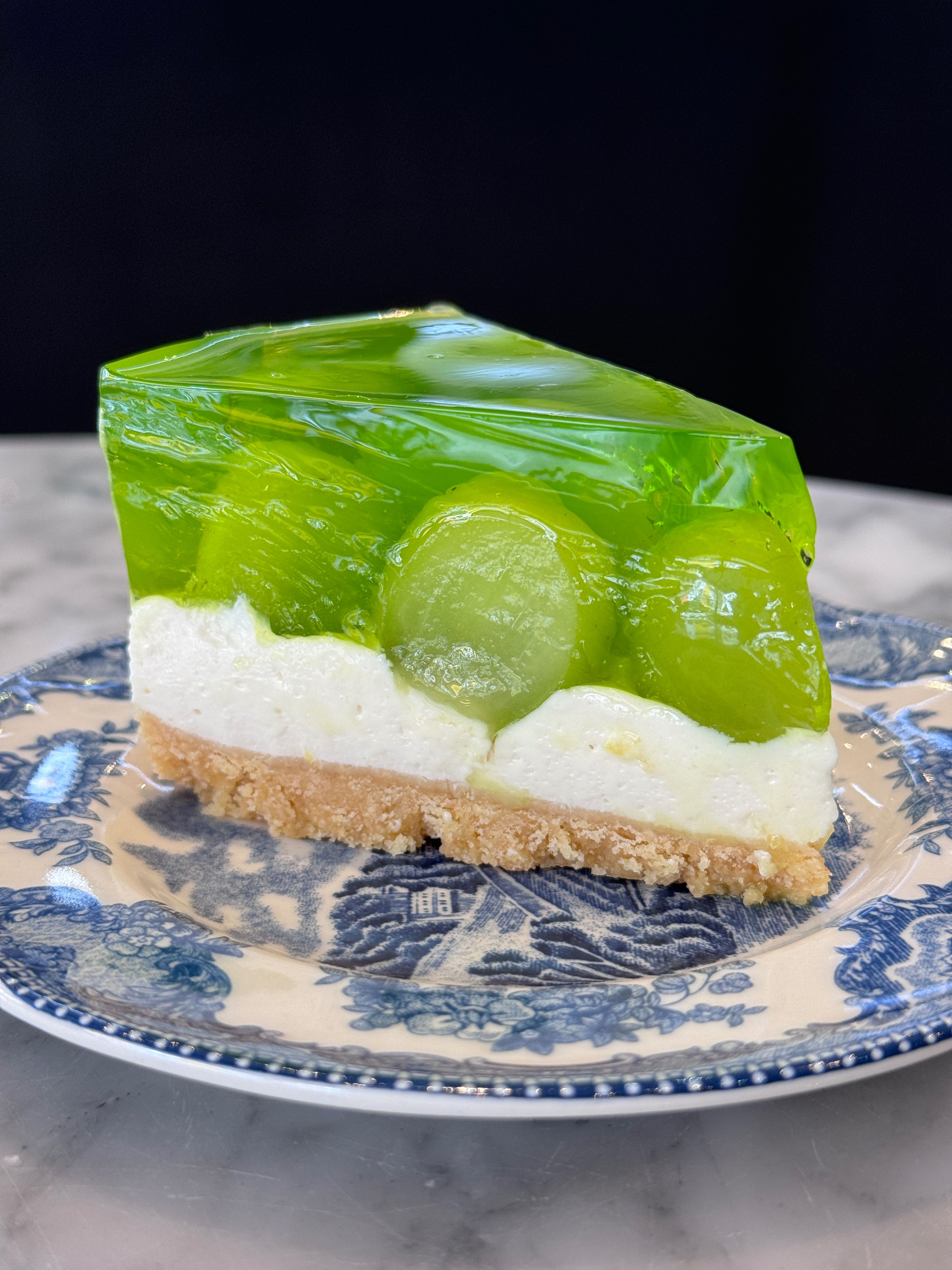 Shine muscat jelly cheese pie