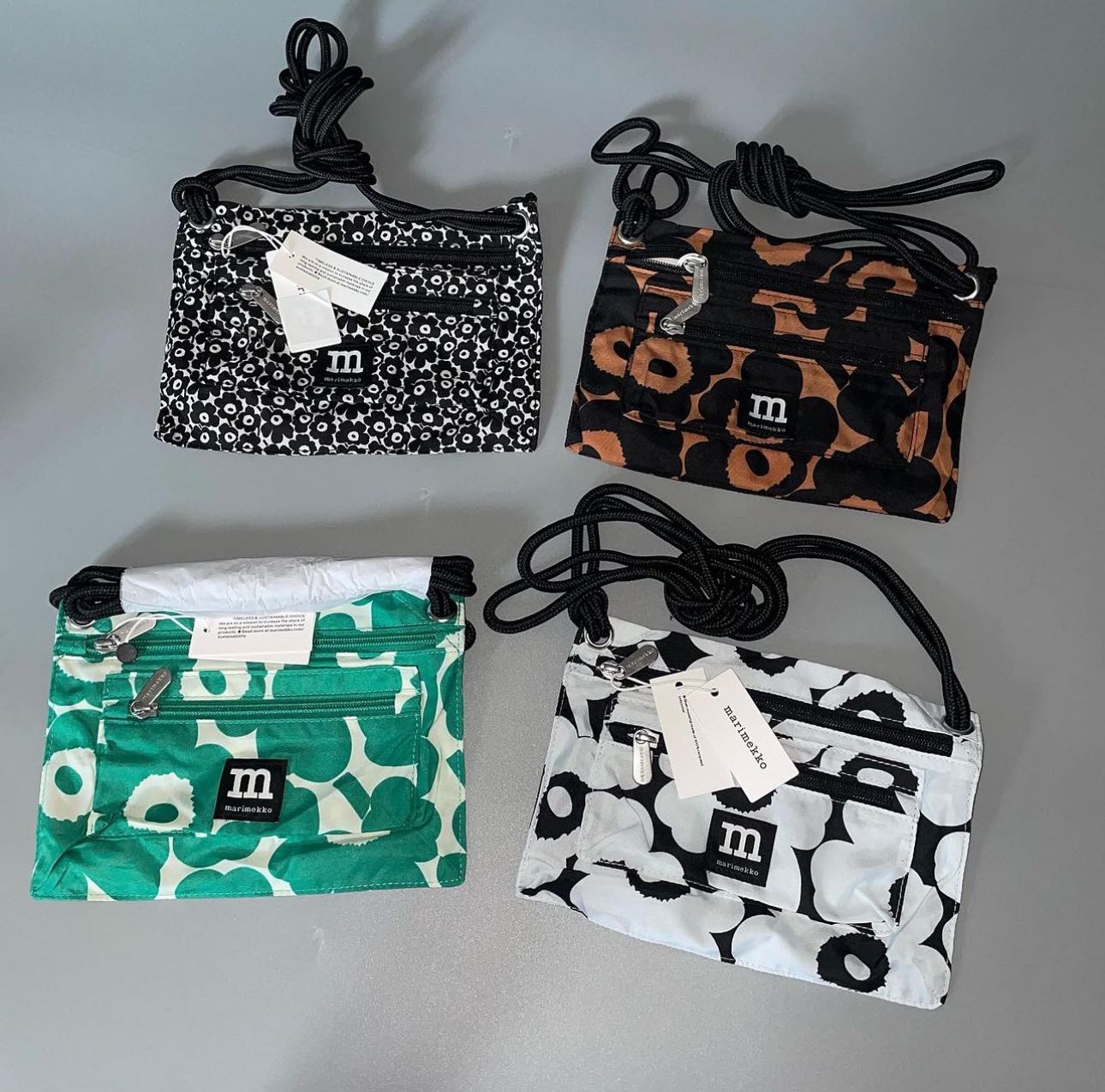 marimekko smart travel bag  /สั่งซื้อโดยตรงผ่าน line ส่งฟรีค่า