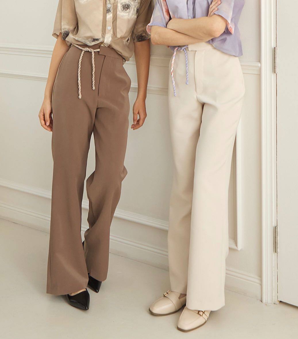 Aunchadabrand - Ember trousers กางเกงขาม้าแต่งเชือกผูกเอว รีดกาว ทรงสวย