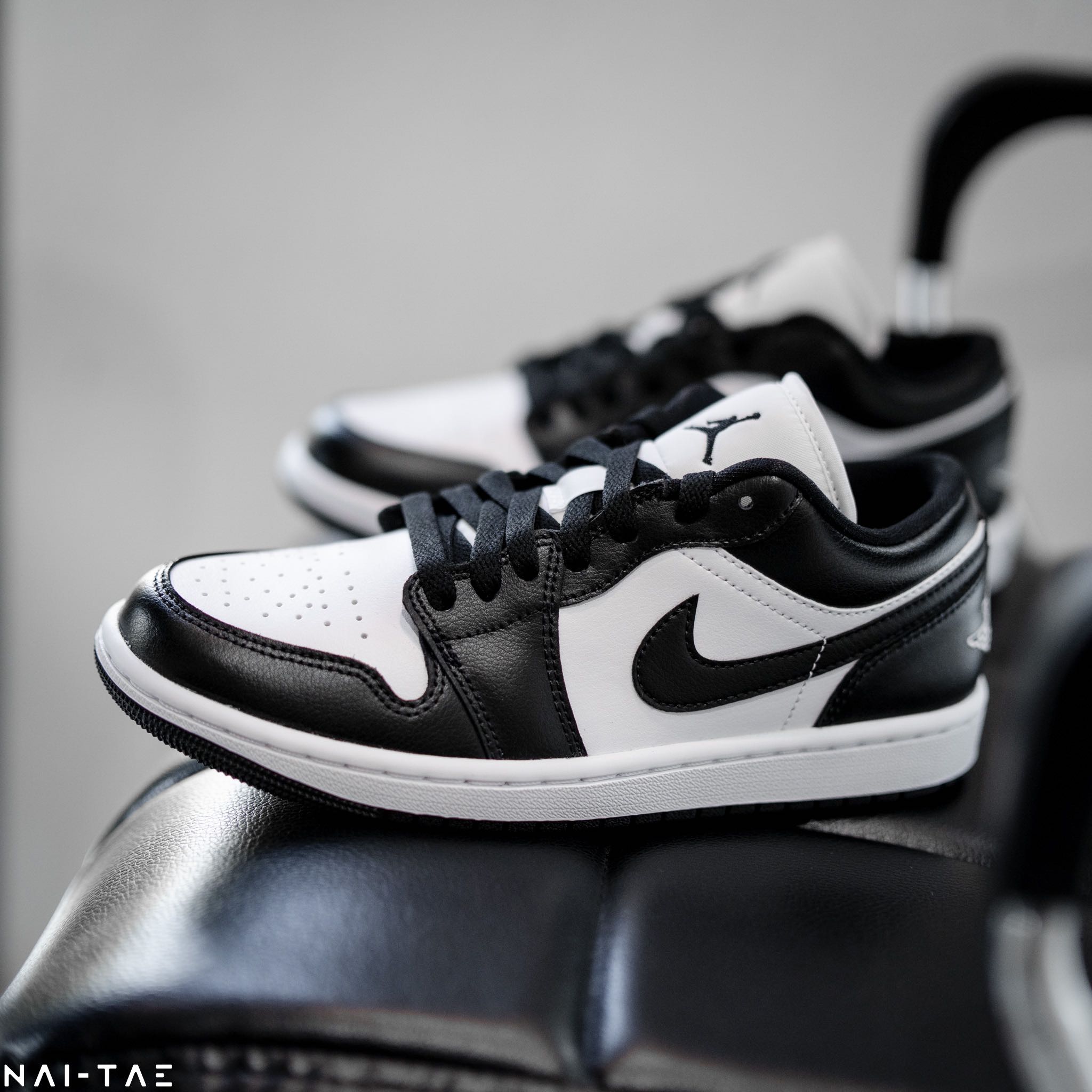 W AIR JORDAN 1 LOW BLACK/WHITE