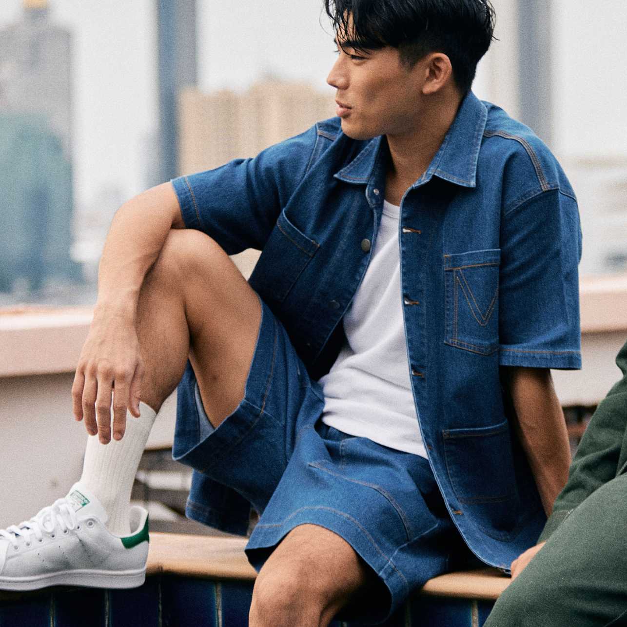 [MOO 11/23] Short-Sleeves Soft Denim Shirt