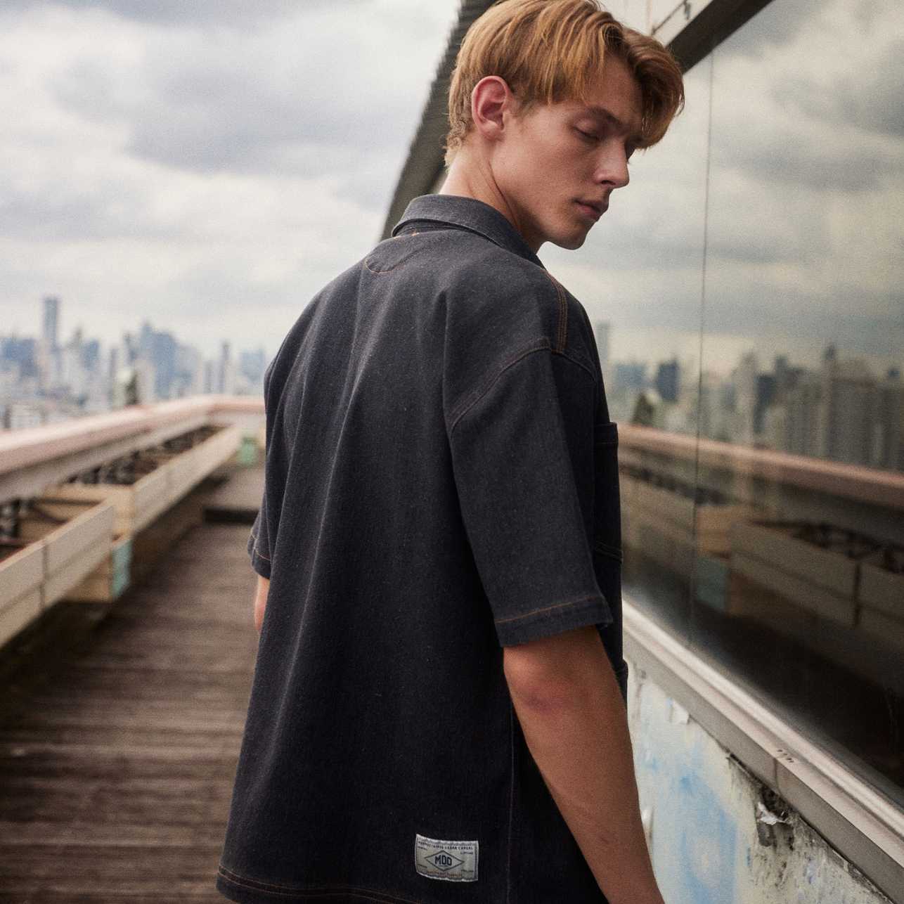 [MOO 11/23] Short-Sleeves Soft Denim Shirt