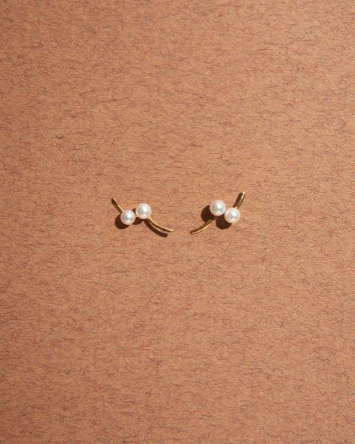18K gold round akoya pearl classic earrings