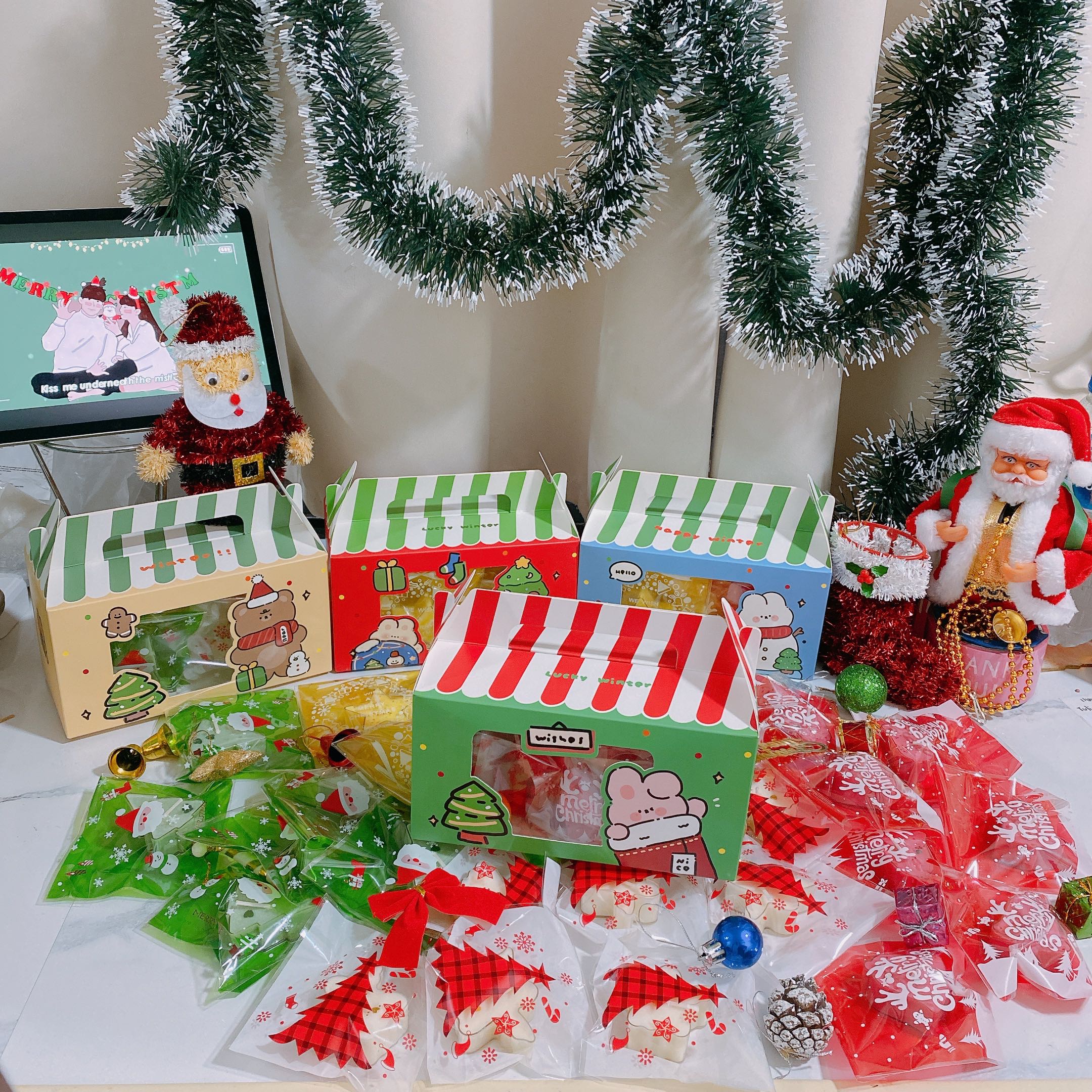 กล่องของขวัญ (สุ่มลาย) เทียนหอมคริสต์มาส ปีใหม่  Box set Christmas HNY เทียนหอมไขถั่วเหลืองทำมือ 