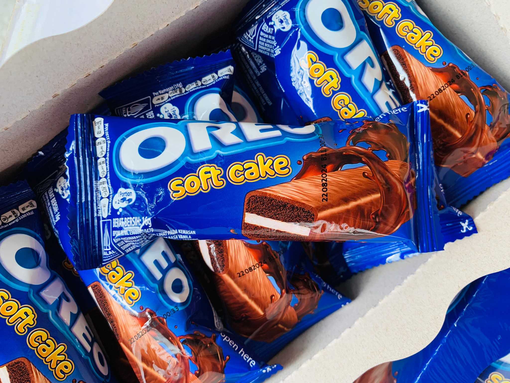 โอริโอ้ซอฟเค้ก 1 กล่อง 12 ชิ้น Oreo Soft Cake Extra 20% เนื้อเค้กนุ่ม หอม เคลือบด้วยช็อคโอริโอ้