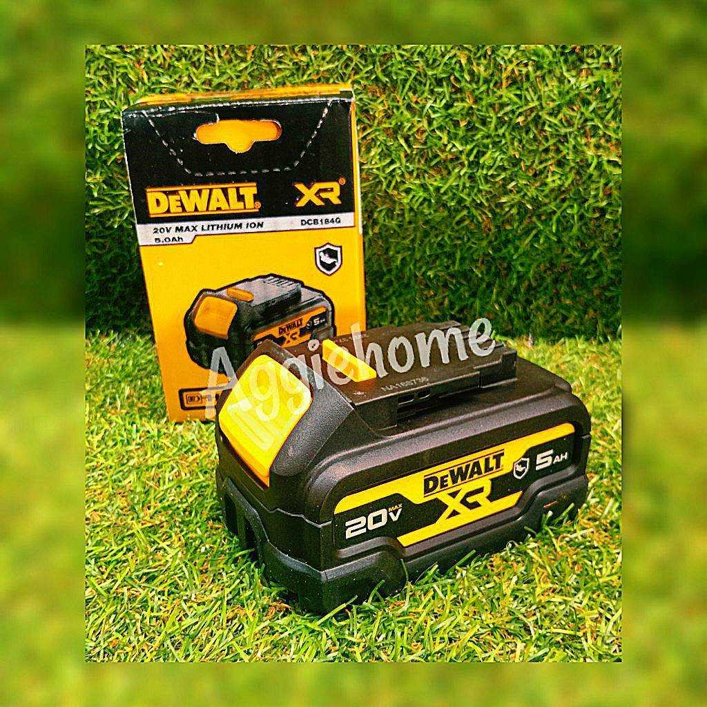 DEWALT แบตเตอรี่ รุ่น DCB184G (สีดำ) แรงดัน 20V. / ขนาด 5.0Ah. / แบตเตอรี่ Li-Ion