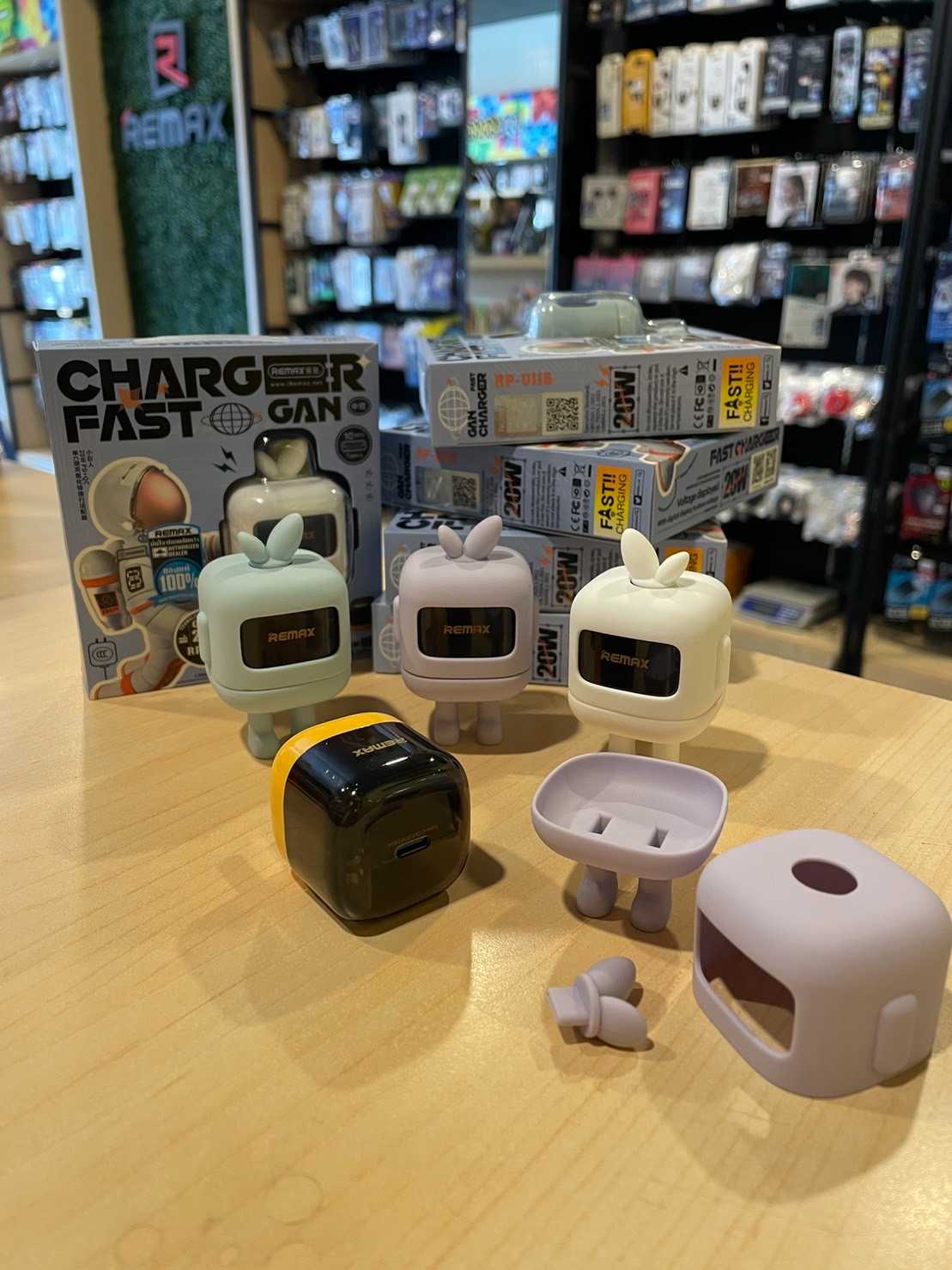 อะแดปเตอร์ฟาสชาร์จ 20W แบบ type-c พร้อมเคสน่ารักๆ