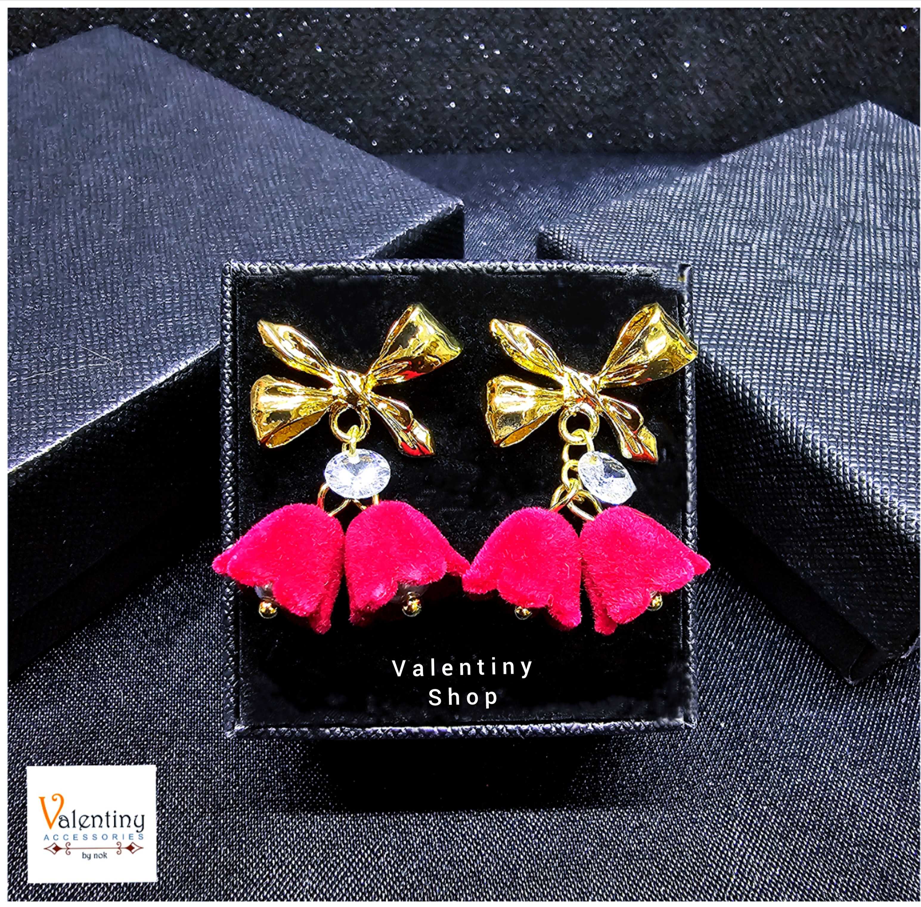 ERN081 ต่างหู คอลเล็กชั่นคริสต์มาส งานโบว์สีทองห้อยระฆังสีแดงประดับมุกด้าตัวเรือนสีทองสวยหรูดูดี