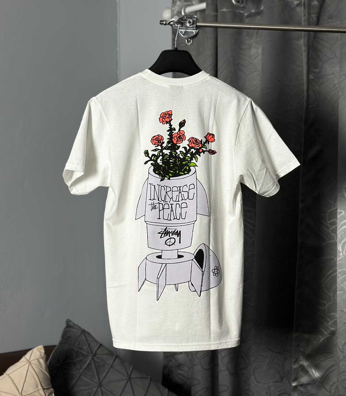 (new) STUSSY FLOWER BOMB TEE