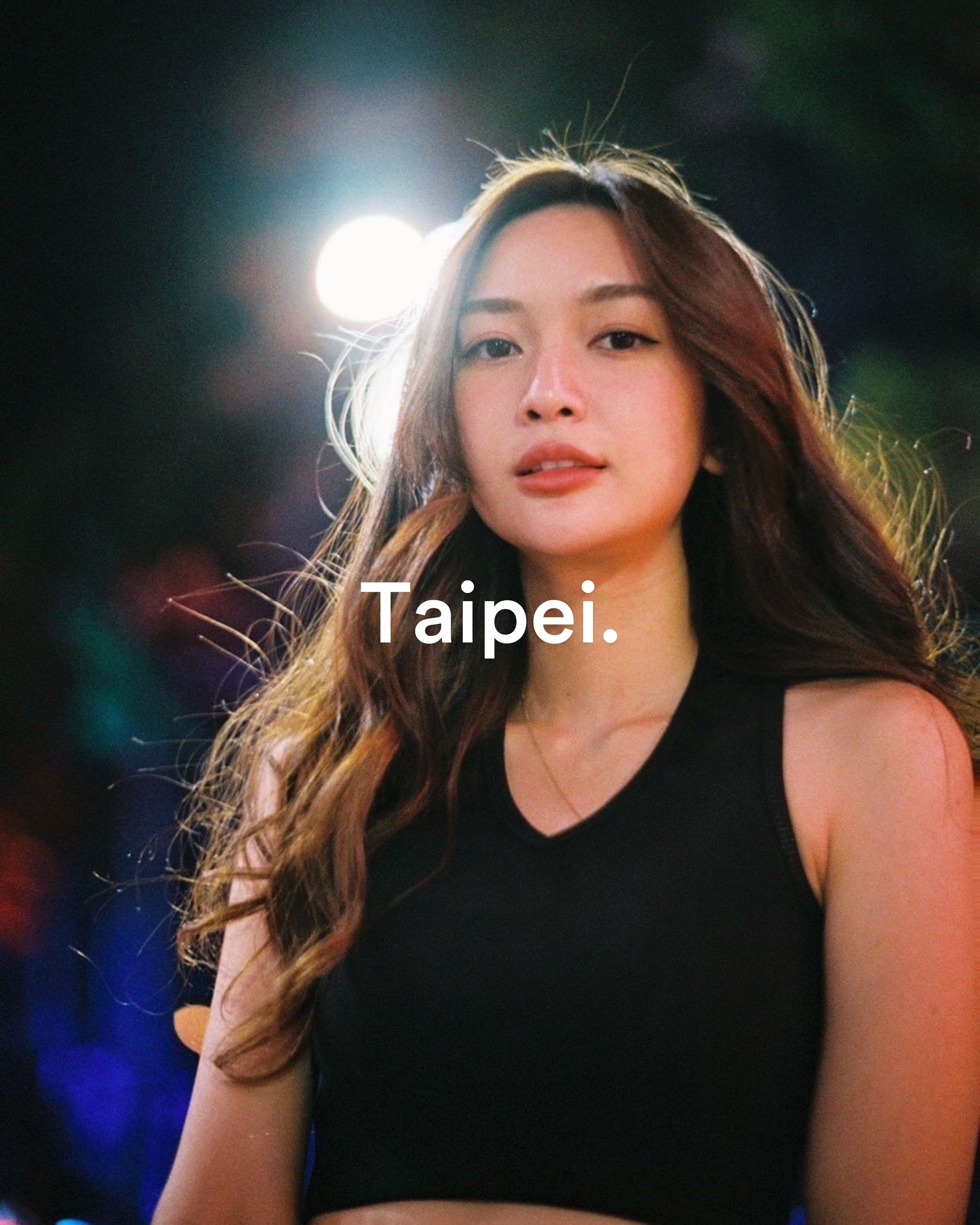 TAIPEI Top - PALETTER | เสื้อครอปคอวี เว้าหลัง