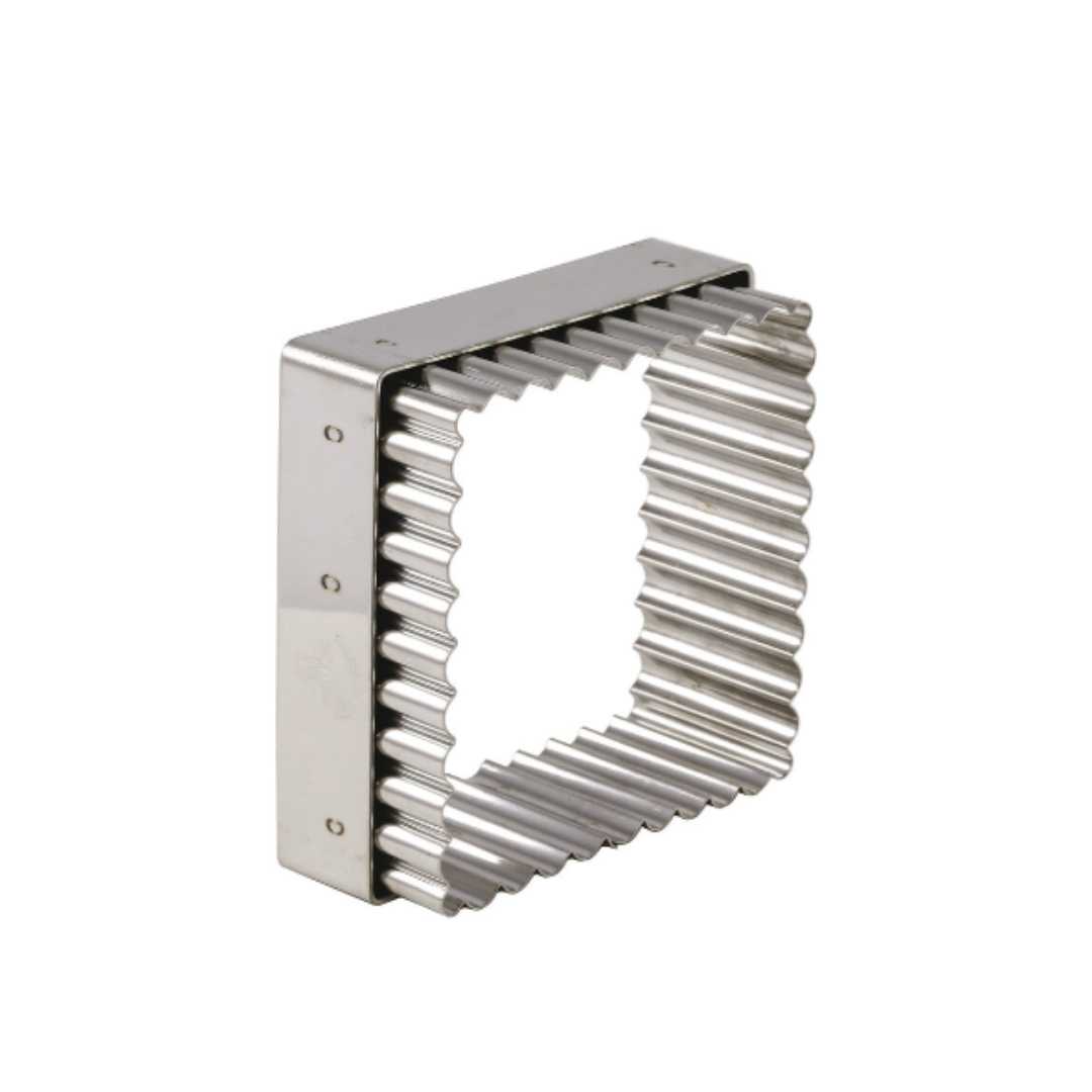 150312 STAINLESS STEEL SQUARE FLUTED CUTTER 8X8 CM