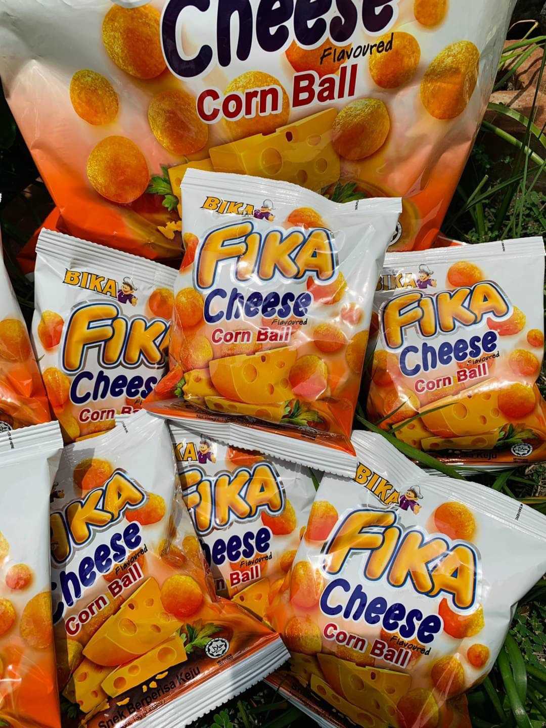 ขนมชีสบอล แบบถุงใหญ่ 1 ห่อใหญ่ ด้านในบรรจุ 8 ห่อเล็ก Fika ชีสบอล FIKA Cheese Corn Ball