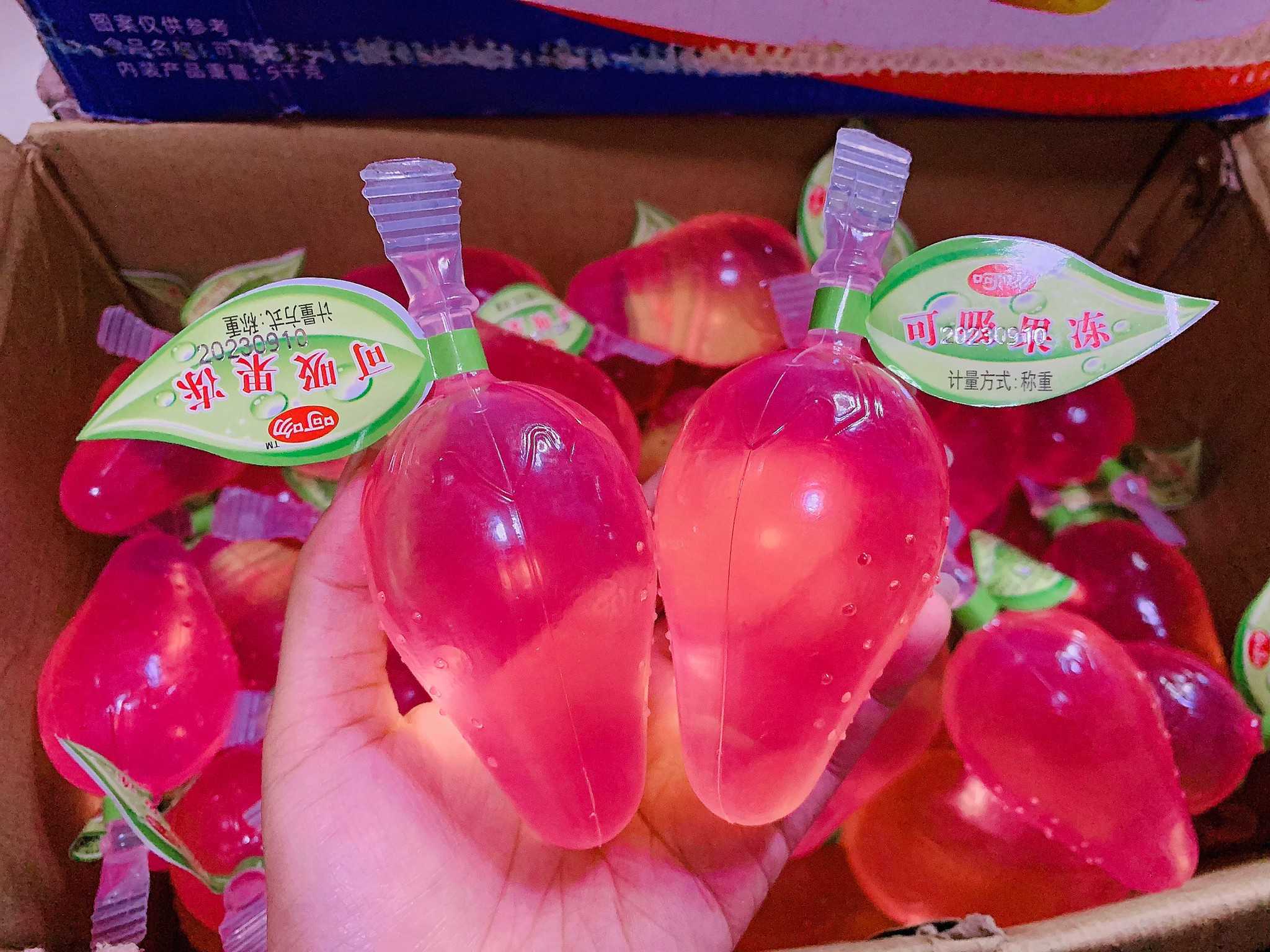 ตัวดูดน้ำหวาน 🍓รส สตรอว์เบอร์รี่ 1 ลัง 60-65 ชิ้นรสผลไม้แฟนซี ตัวดูเกล็ดหิมะ ขนาด 5kg.