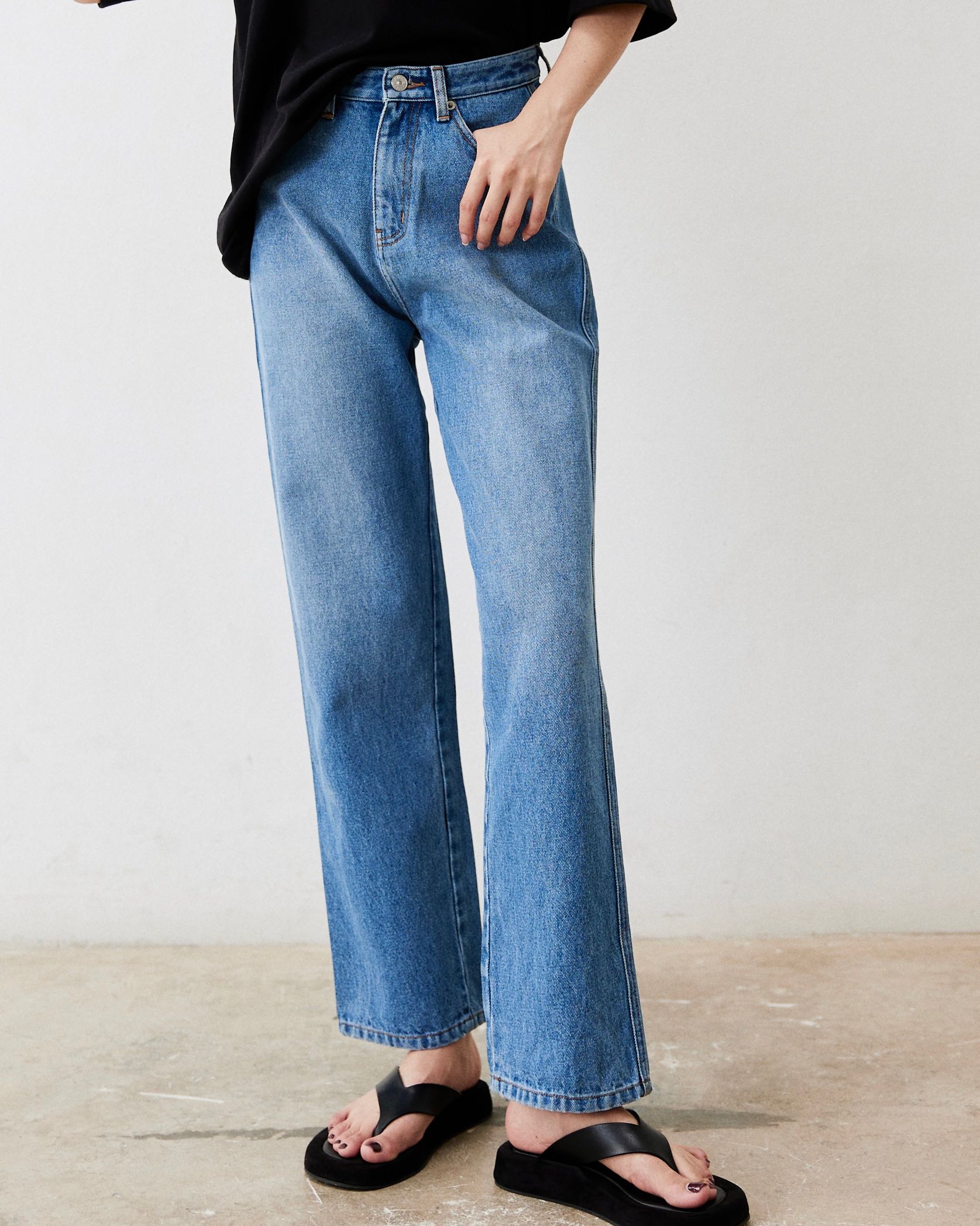 Essential Boy Jeans in Light Blue Wash