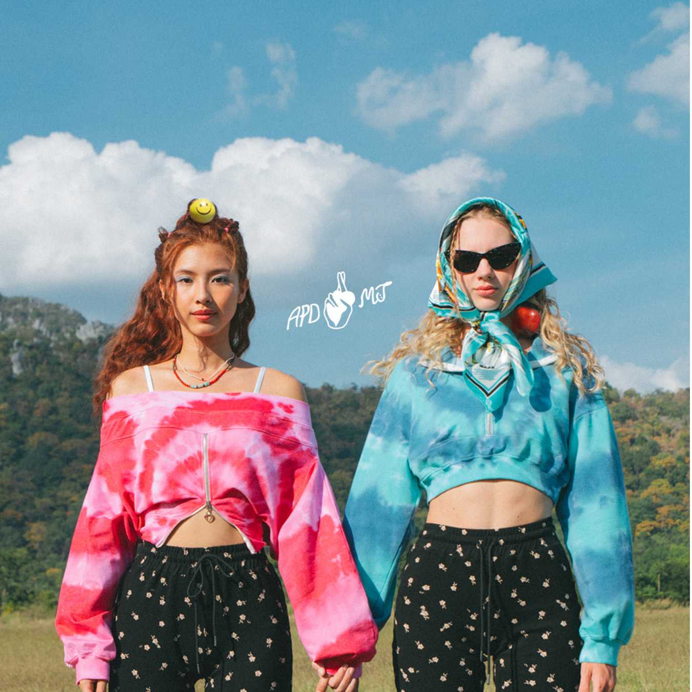 ESCAPE CLUB ZIP CROP SWEATSHIRT
