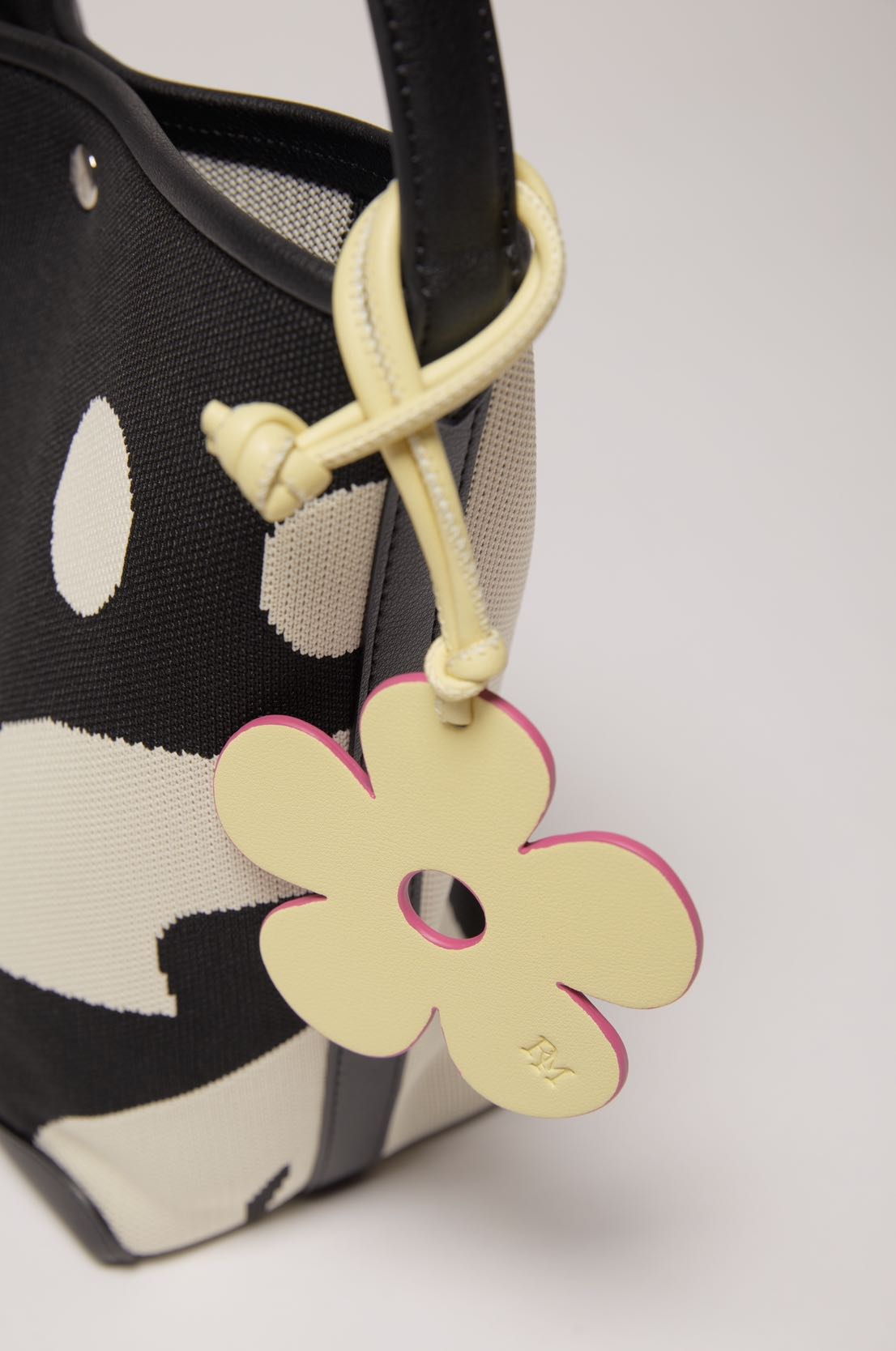 Rally Flower Leather Tag V.2 (Pink-Lemon)