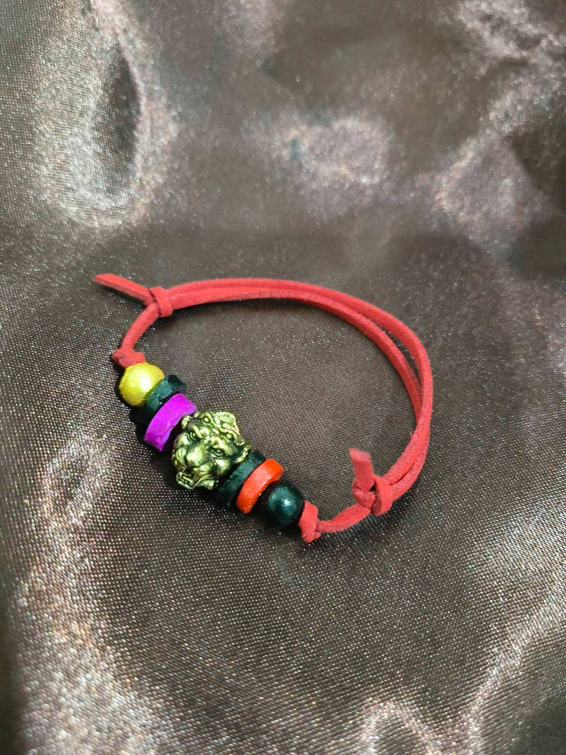 กำไล #สี่หูห้าตา ร้อยด้วยลูกปัดดินเผา