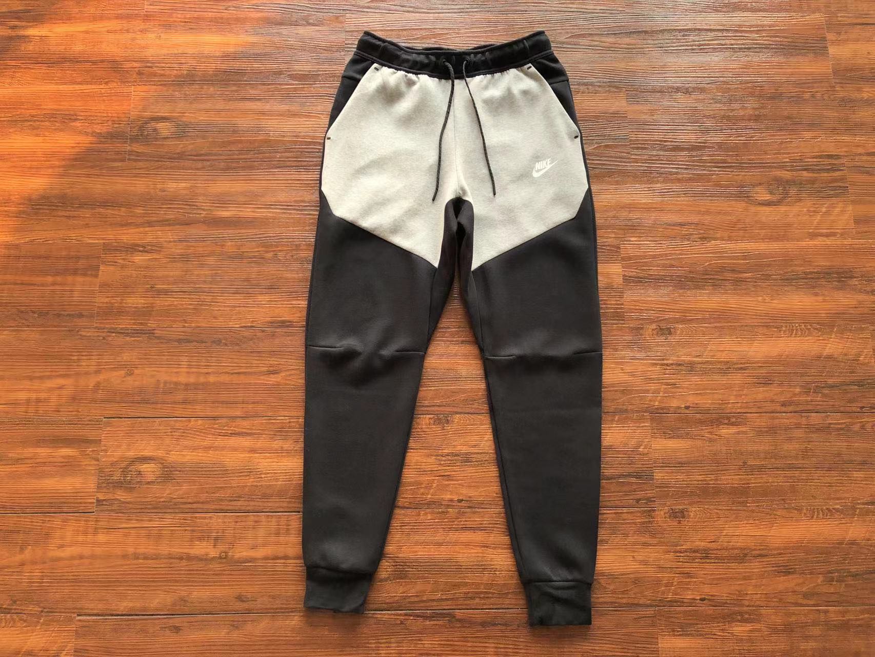 Nike Tech Fleece Joggers Black/Dark Grey Heather/White