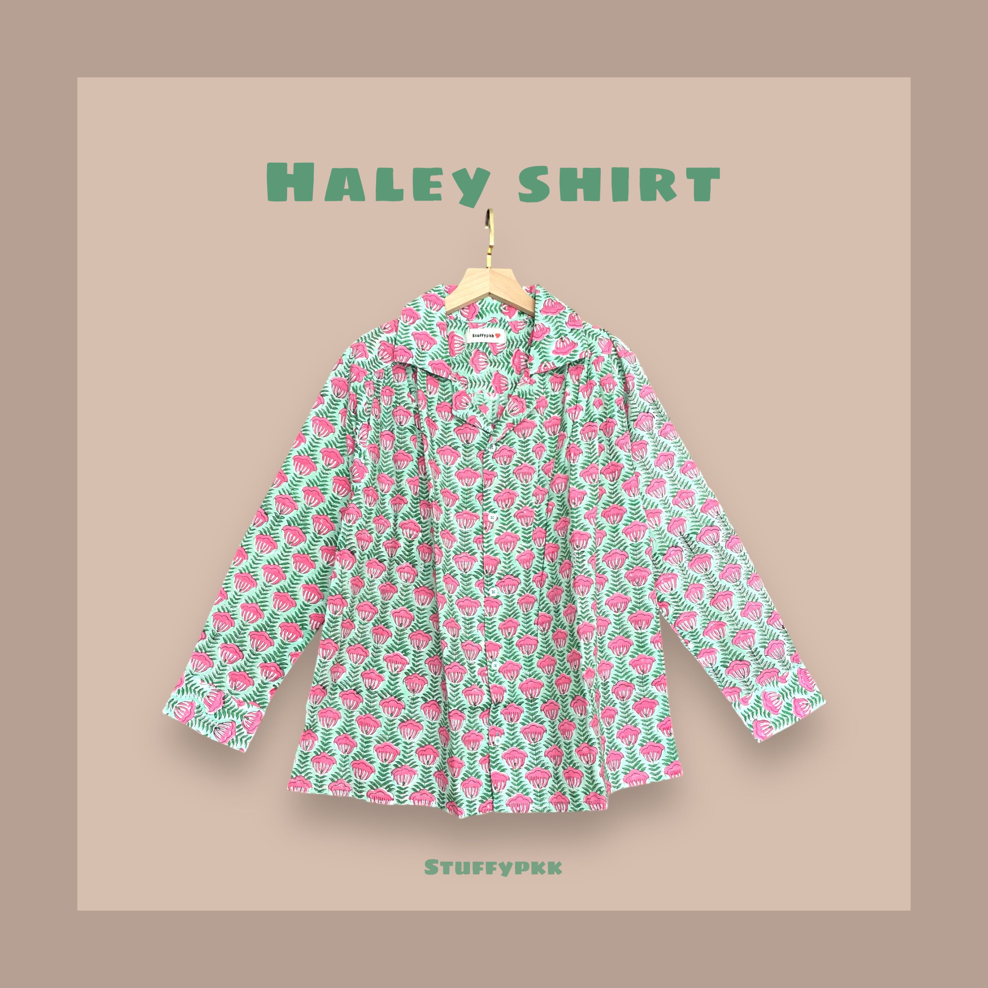 𝐇𝐚𝐥𝐞𝐲 𝐒𝐡𝐢𝐫𝐭 เสื้อเชิร์ตสีเขียวอ่อนดอกชมพู