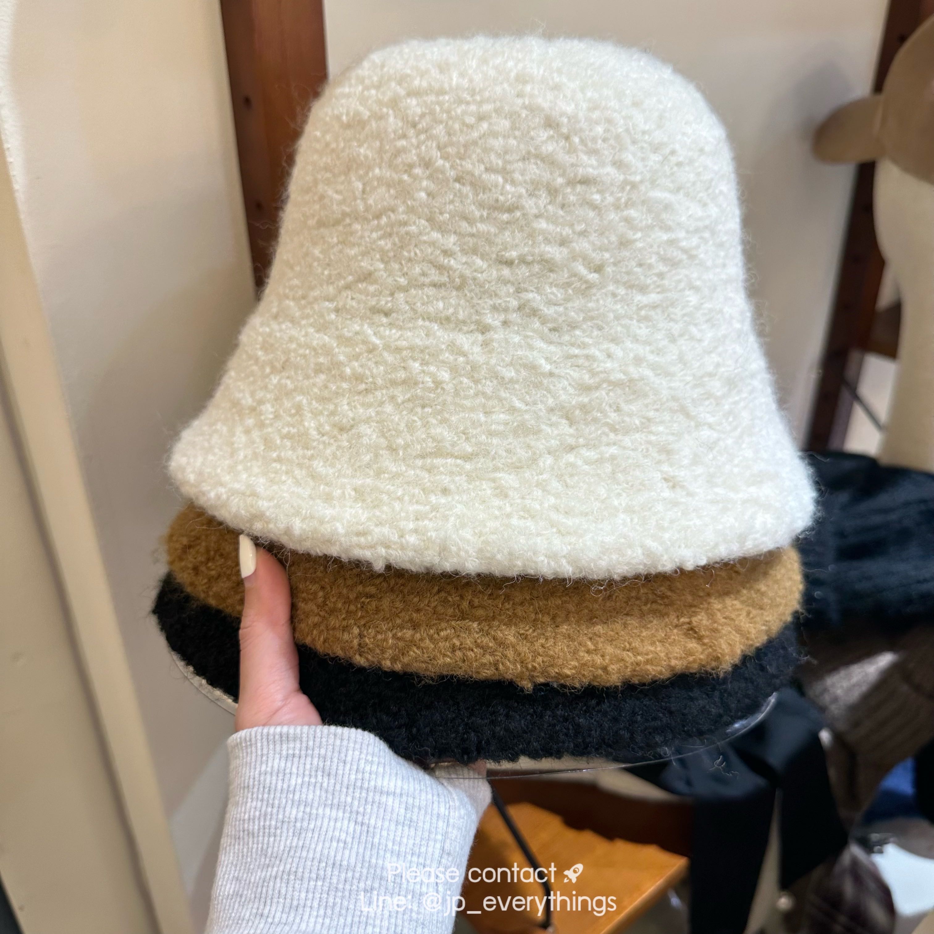 Fluffy bucket หมวกกันหนาว (พร้อมส่ง)