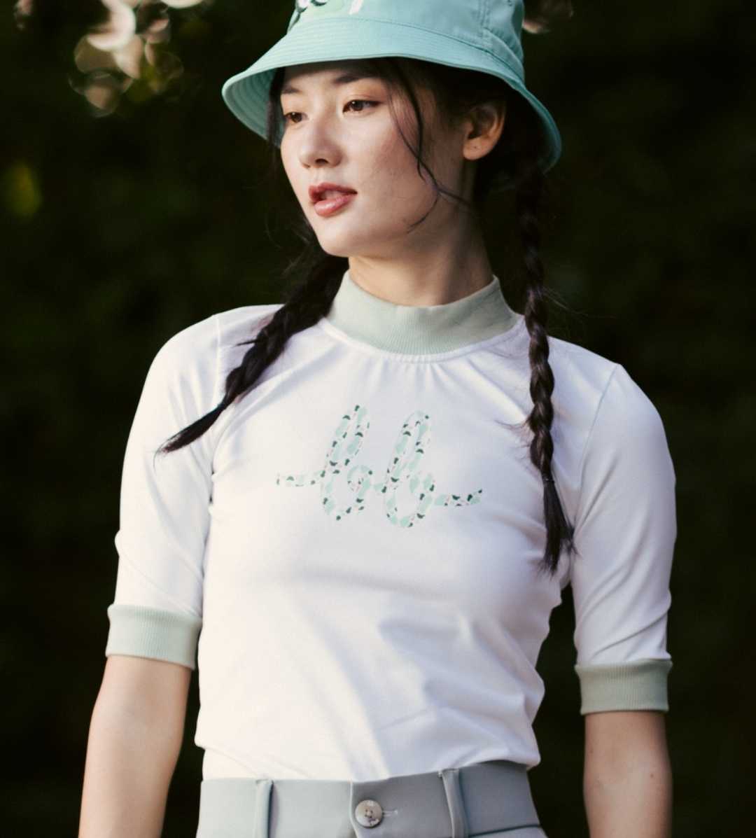 Solid Mock Neck BB Top (Green) - เสื้อคอสูงแขนสามส่วนโลโก้บีบี (สีเขียว)