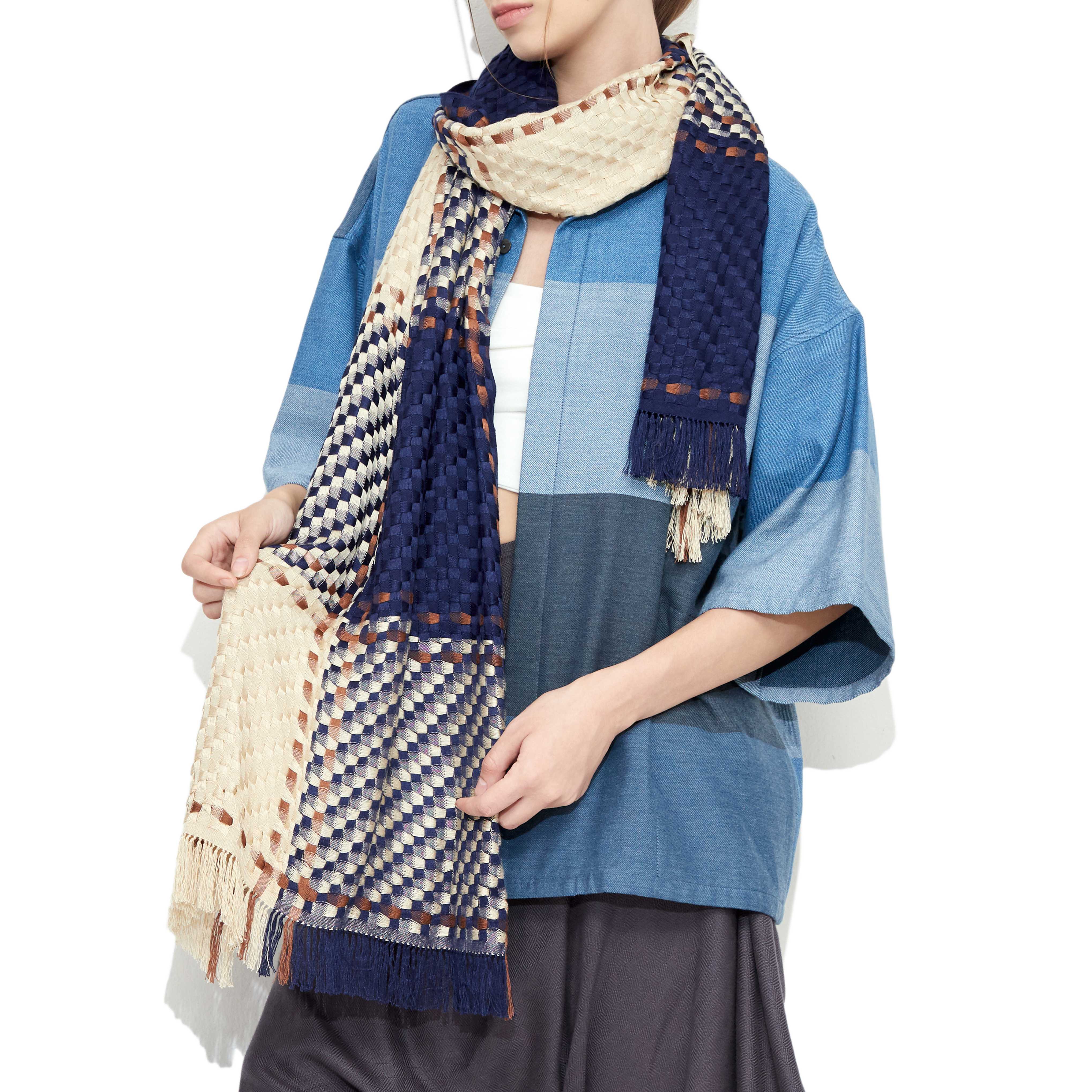 ผ้าพันคอ AW23 GERALDINE HALFLOCK BLUE BEIGE