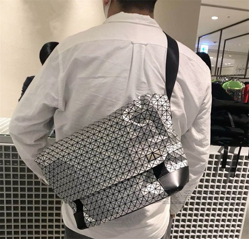 BPB0175-Issey Miyake Knight Bag Black