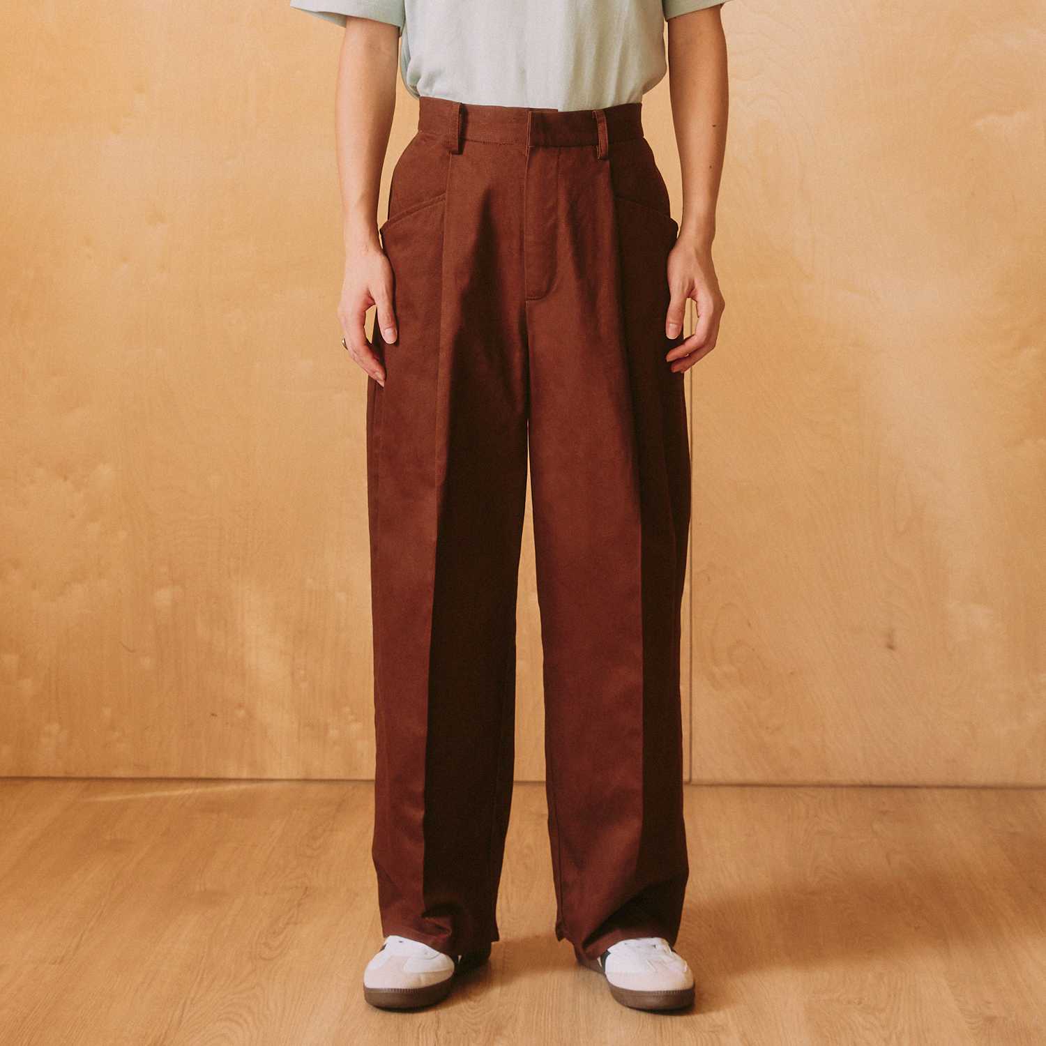 Pleat barrel trousers