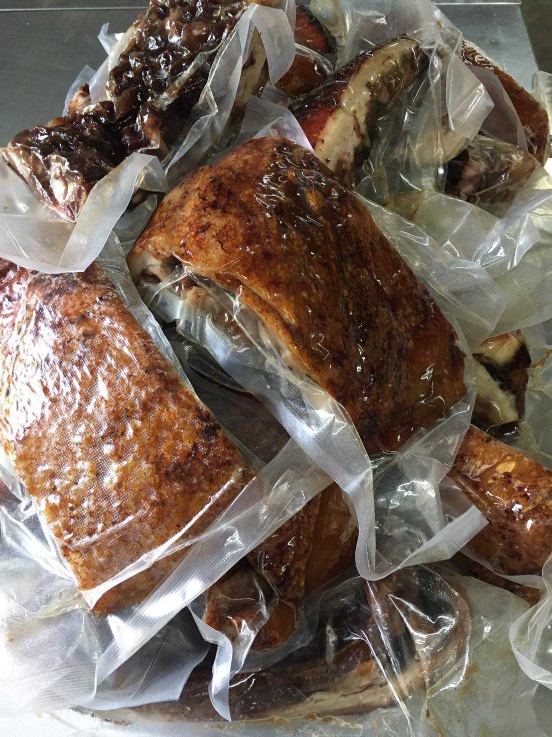 หมูย่างเมืองตรัง 1 กก ของแท้ 100% หมูย่างตรัง ออนไลน์ ตรังหมูย่าง เนื้อนุ่ม หนังกรอบ
