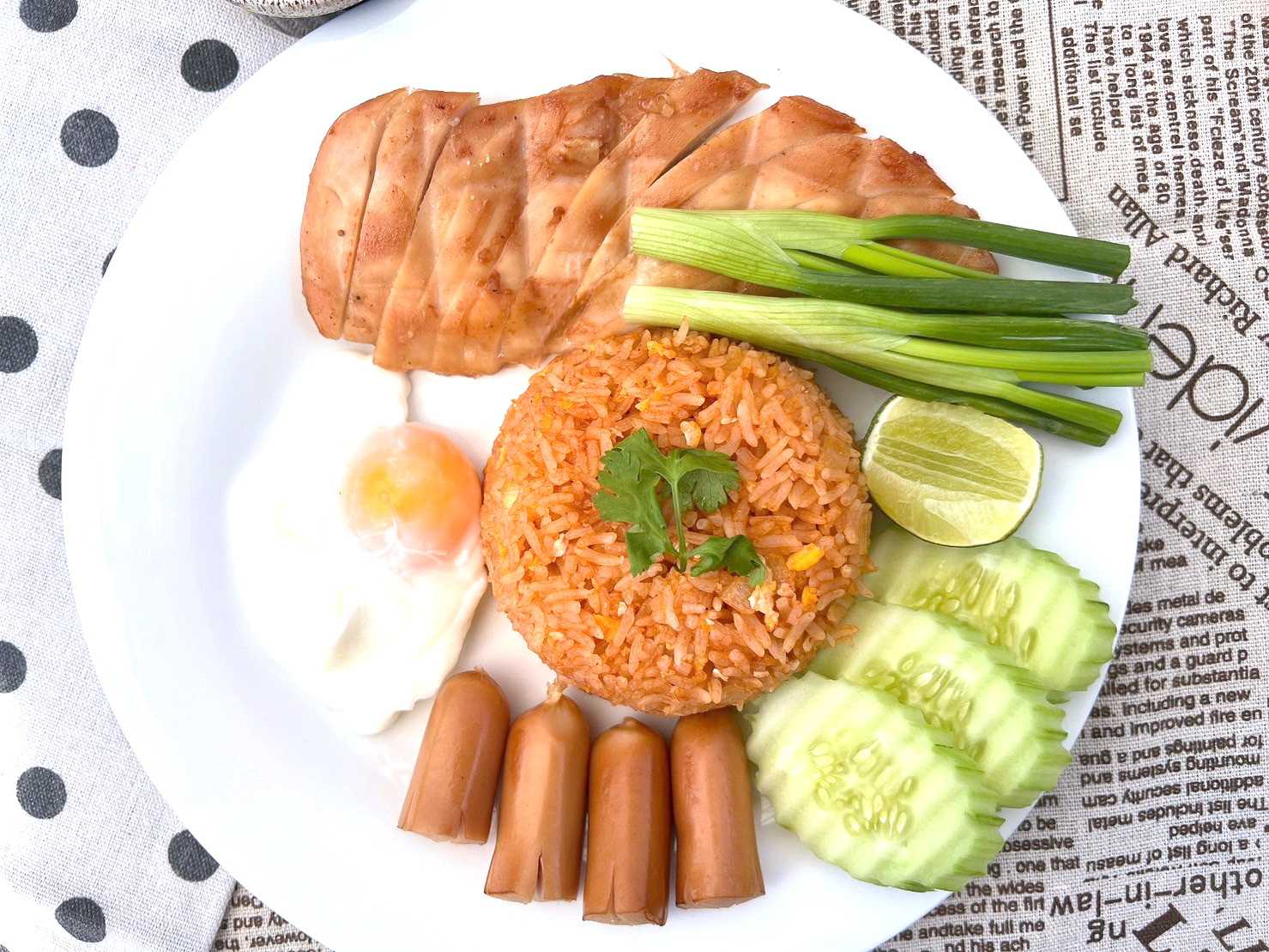 ข้าวผัดอเมริกัน อกไก่ย่าง