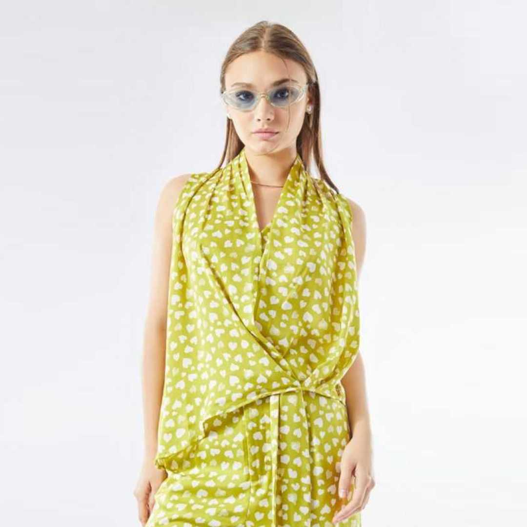 เสื้อเบลาส์คอวีลายหัวใจ | Mini Heart Print V-Neck Blouse | 06073