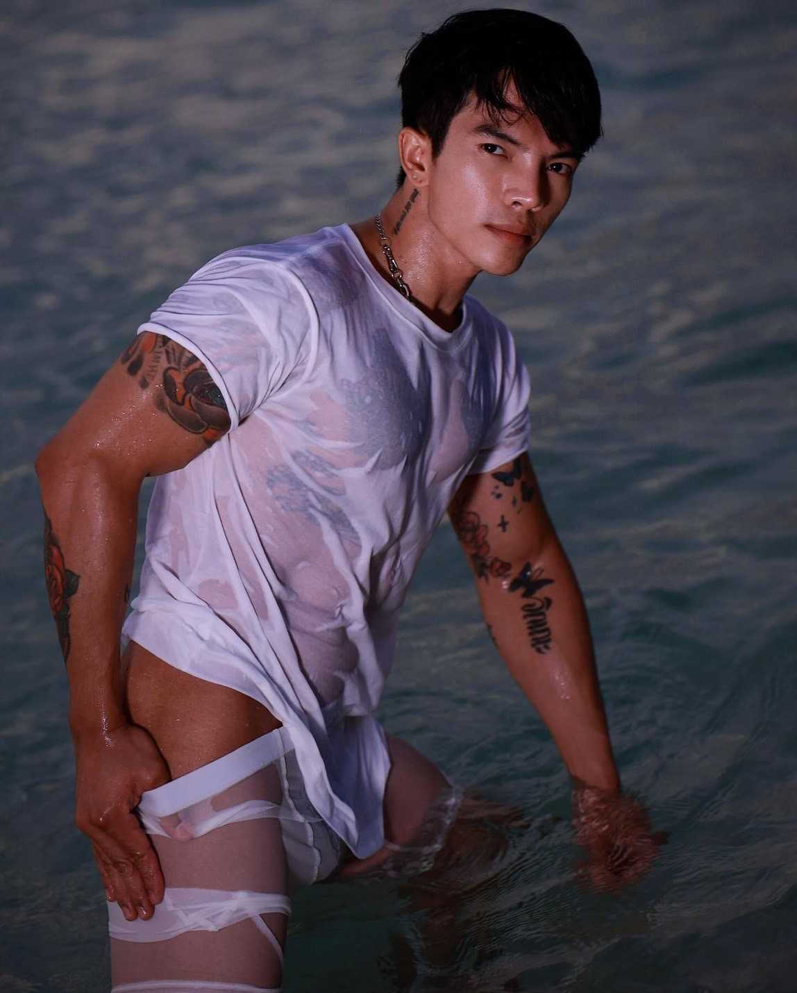 BASIC00 เสื้อยืดสีพื้น Awesome sport