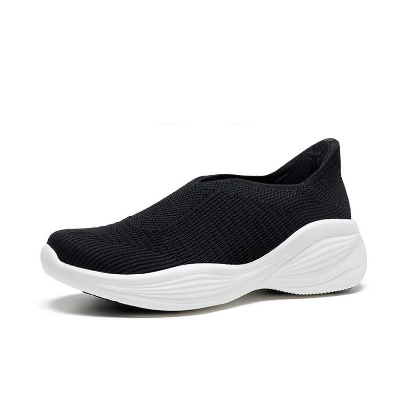 OSAKA สีดำพื้นขาว Slip on สวมใส่ได้โดยไม่ต้องก้ม ช่วยรองช้ำ เท้าแบน กระดูกโปน ปวดหลังได้