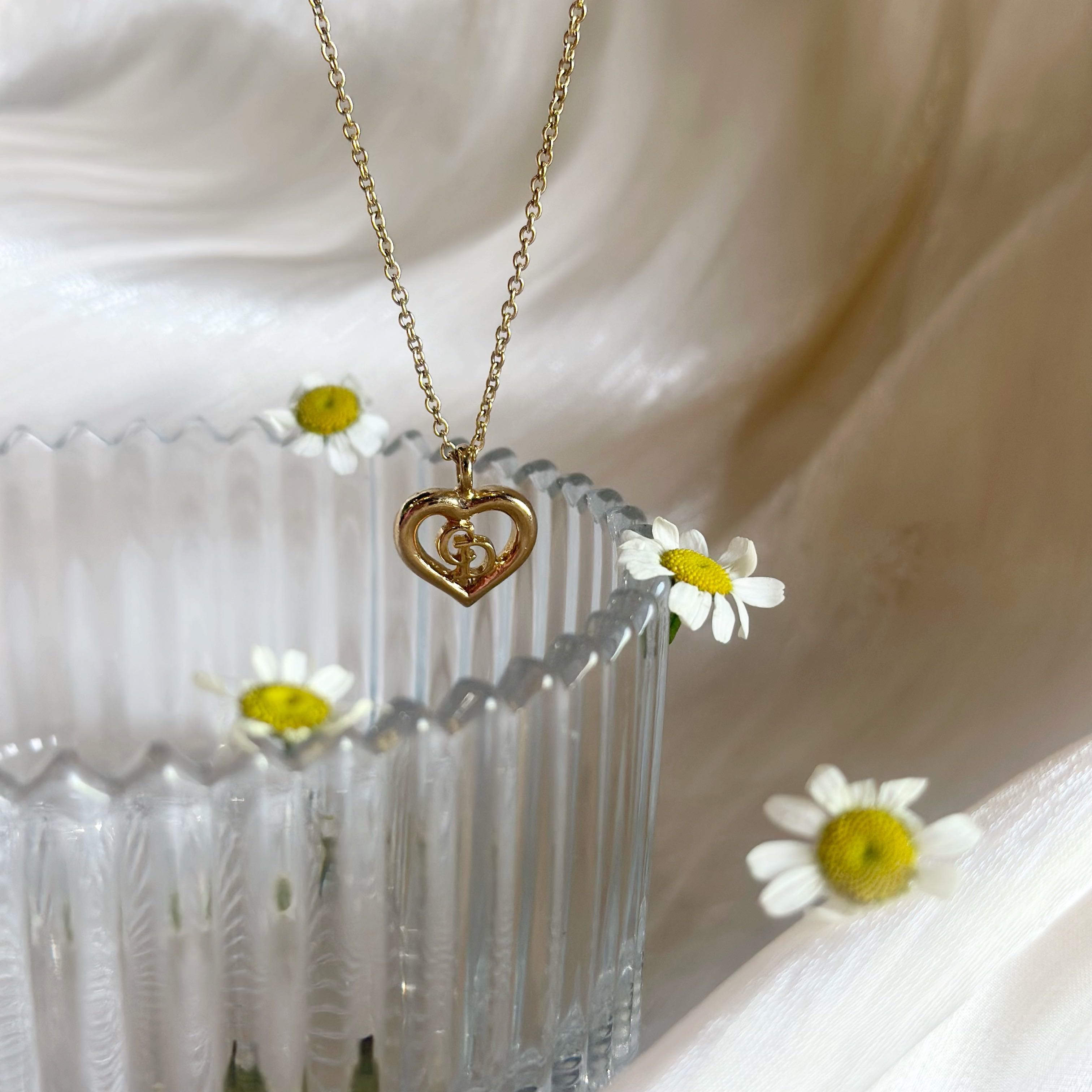 Dior heart necklace 🧚🏻‍♀️