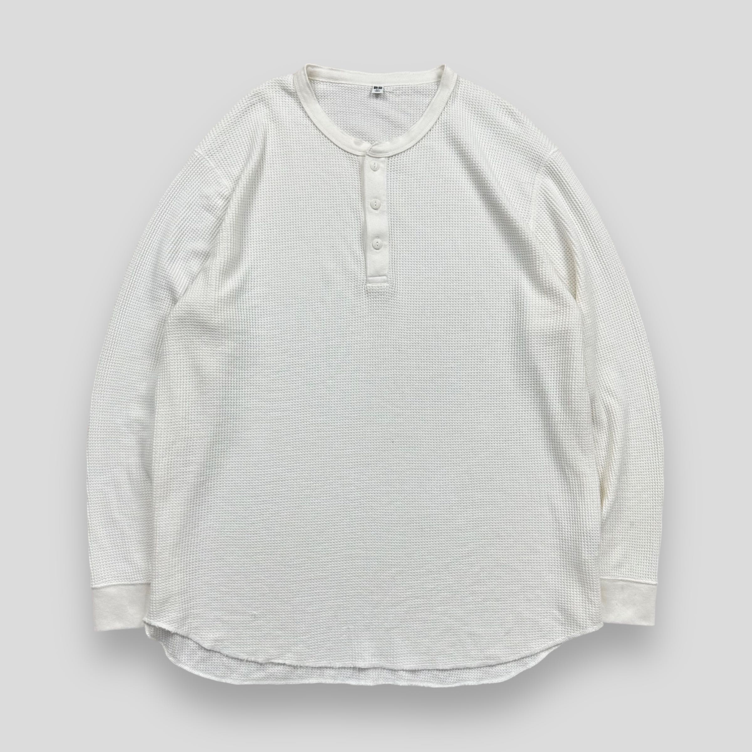 UNIQLO HENLEY WAFFLE LONG SLEEVE T-SHIRT