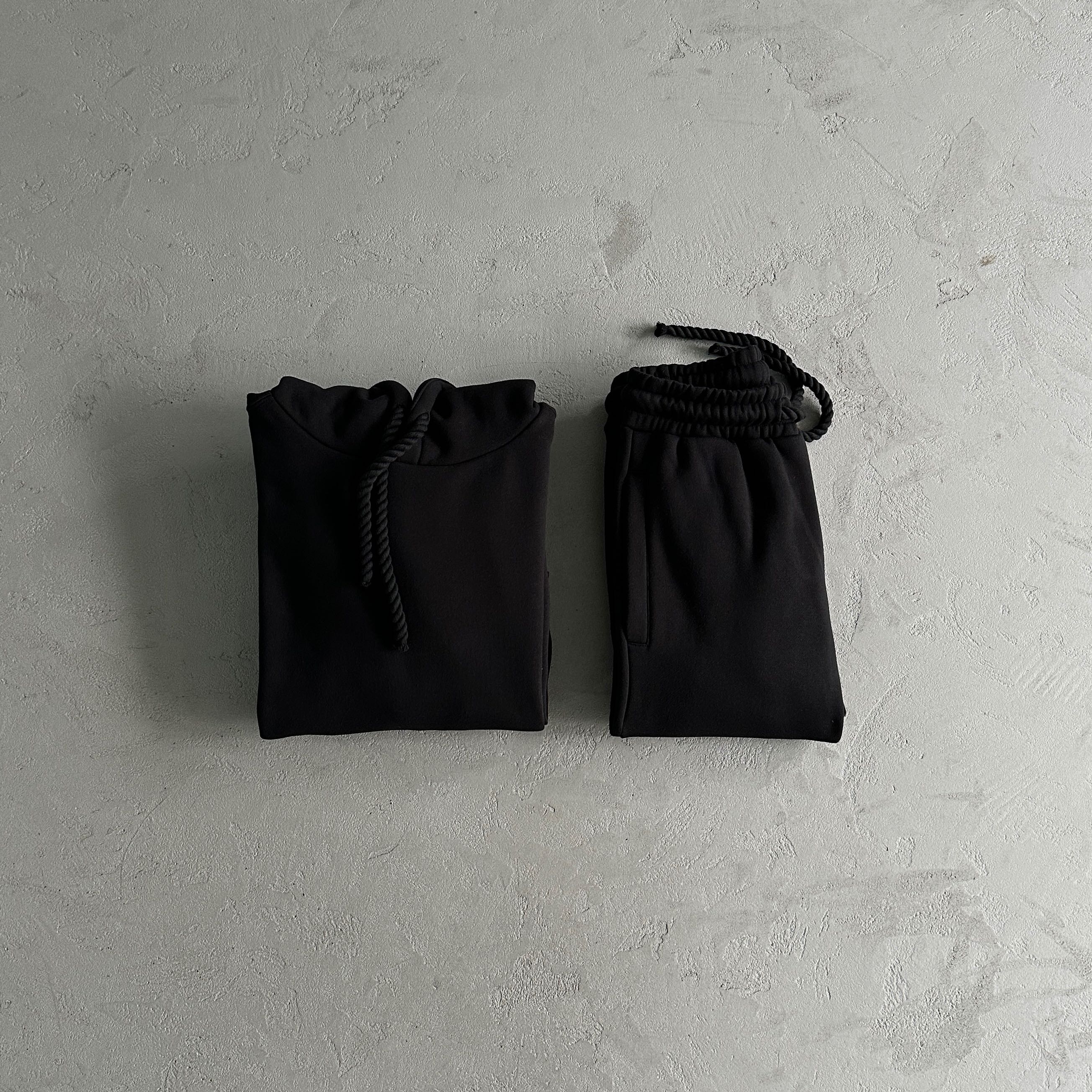 SYNA LOGO TRACKSUIT - BLACK / GREEN