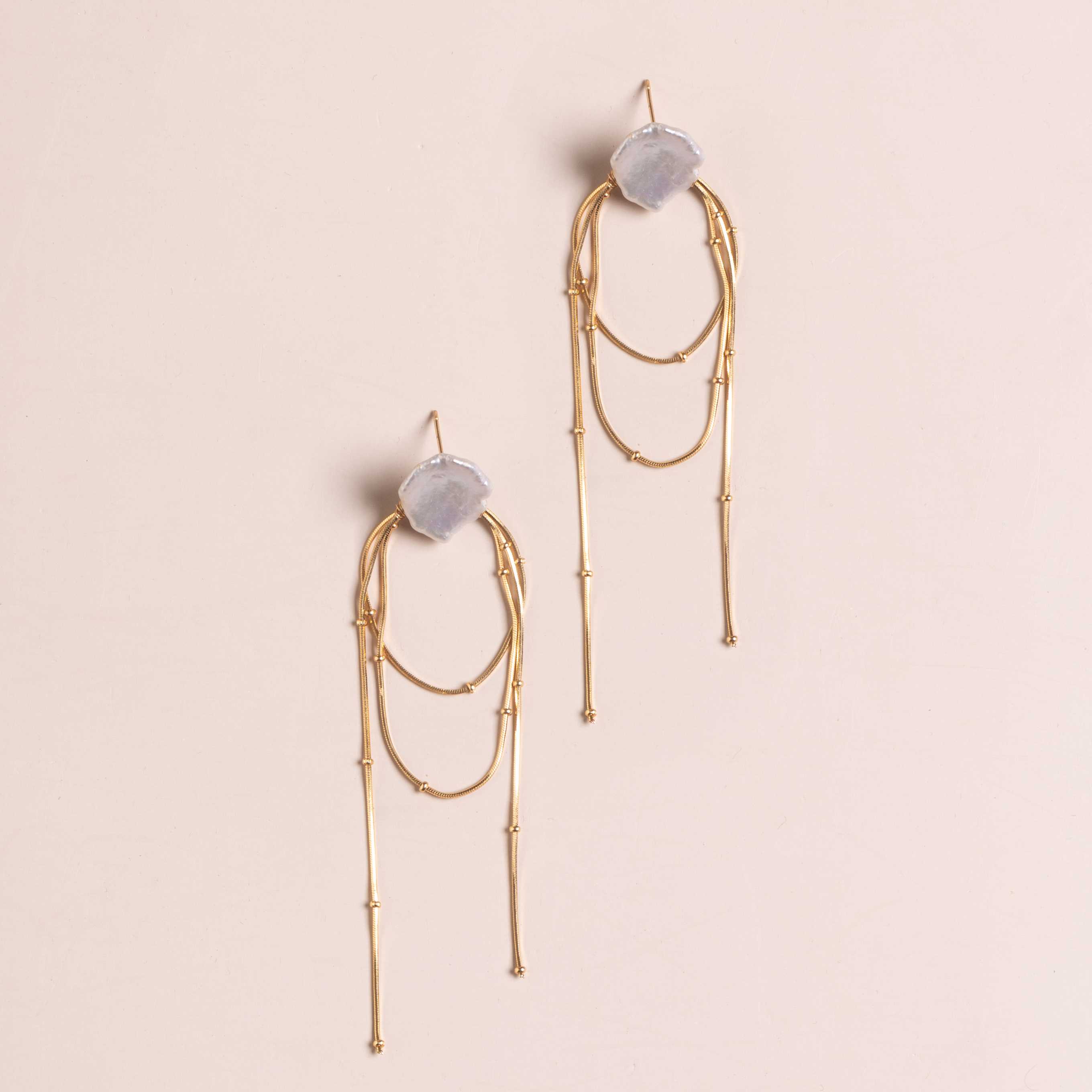 COIN PEARL SNAKE CHAIN DROP EARRINGS