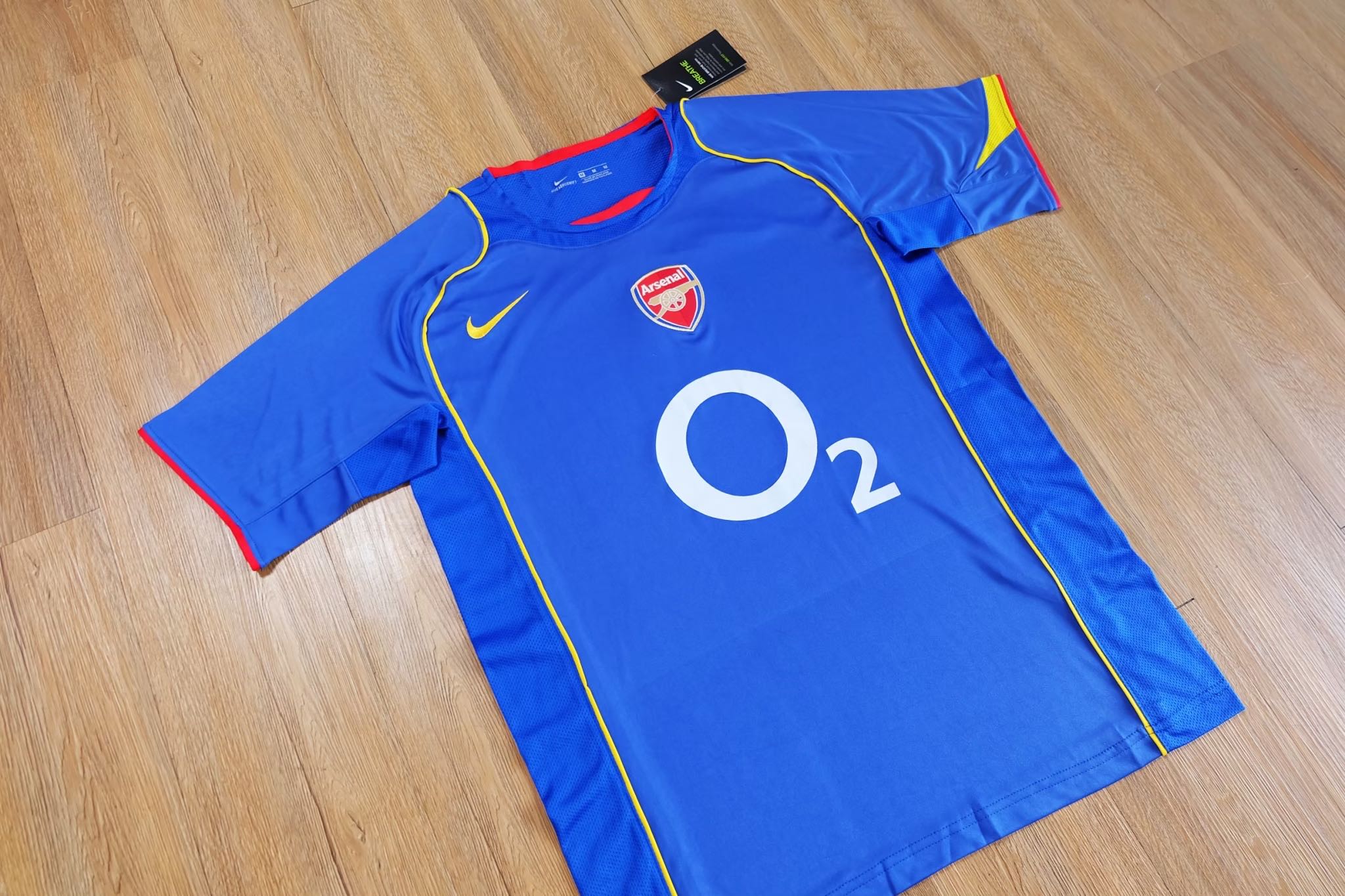 Arsenal 2004/05 away เสื้อบอลอาร์เซนอลย้อนยุค